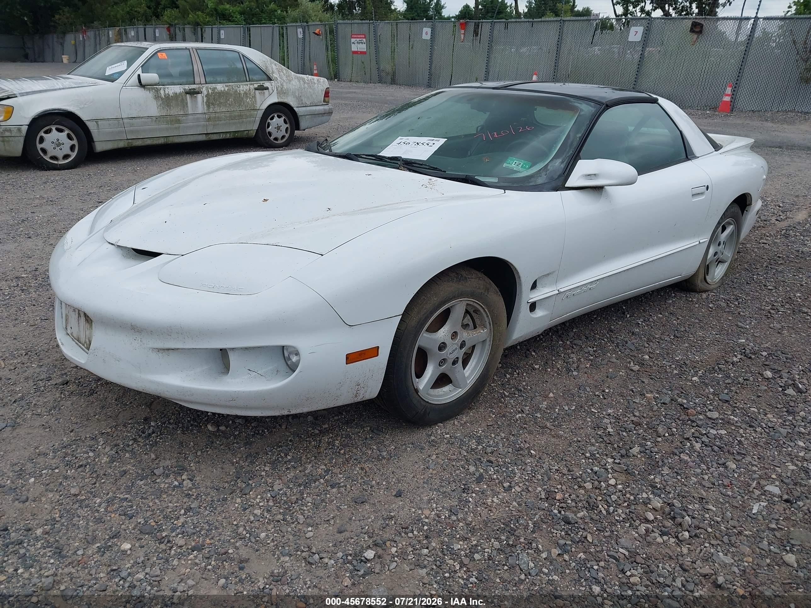 1998 Pontiac Firebird   White vin: 2G2FS22K7W2210394