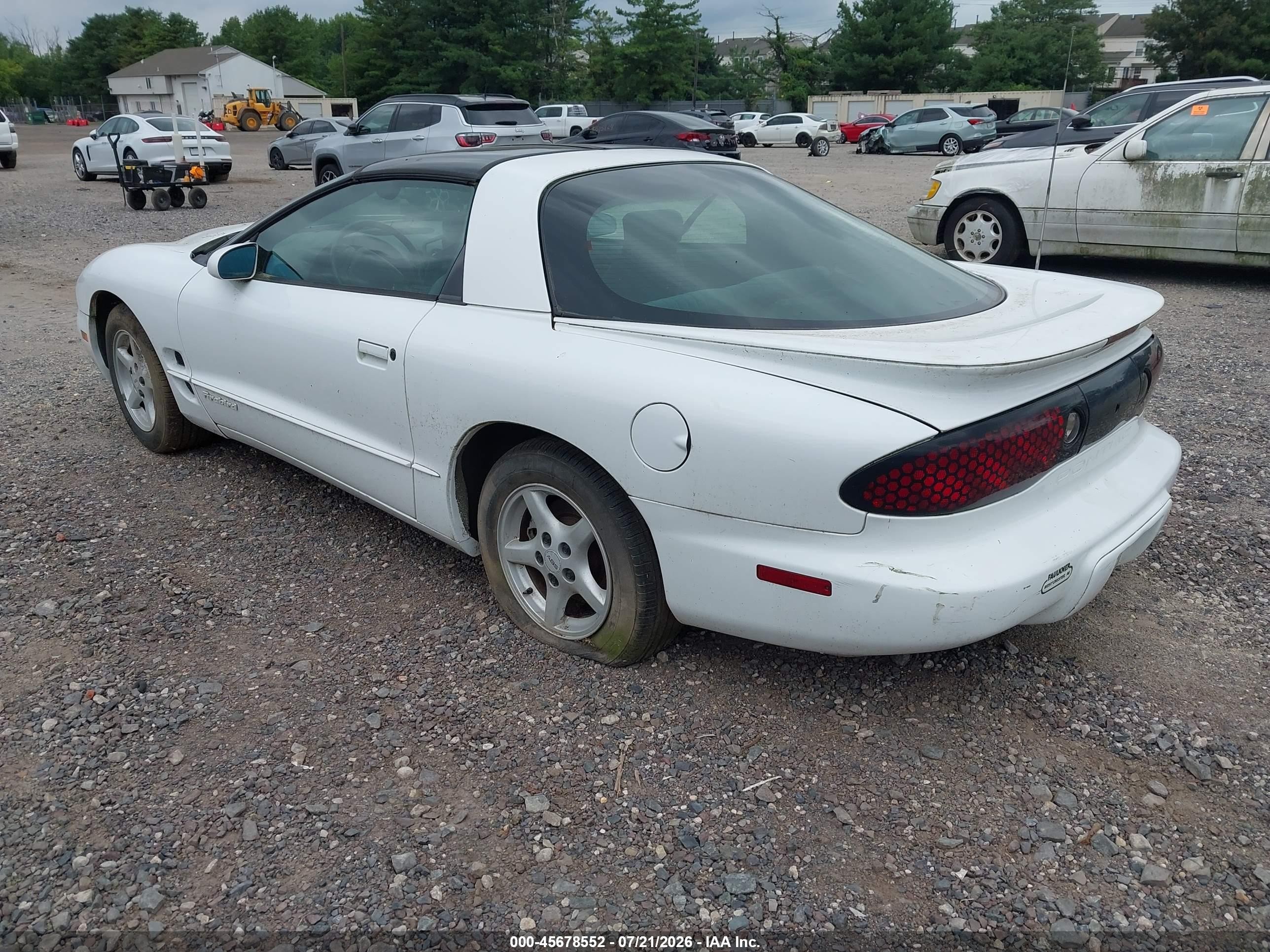 1998 Pontiac Firebird   White vin: 2G2FS22K7W2210394