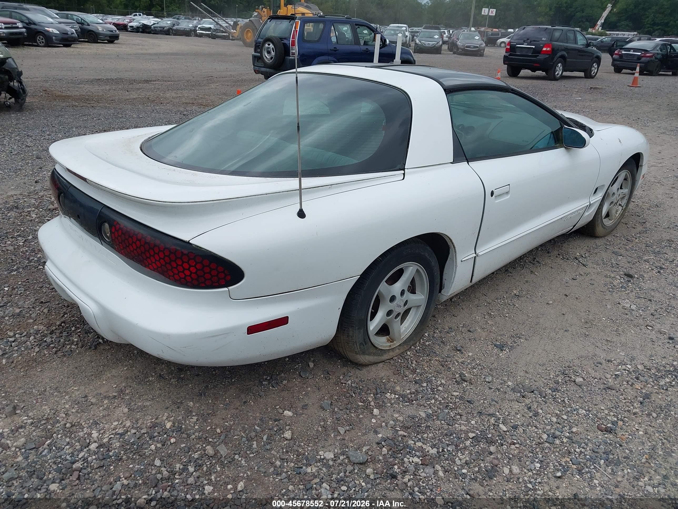 1998 Pontiac Firebird   White vin: 2G2FS22K7W2210394