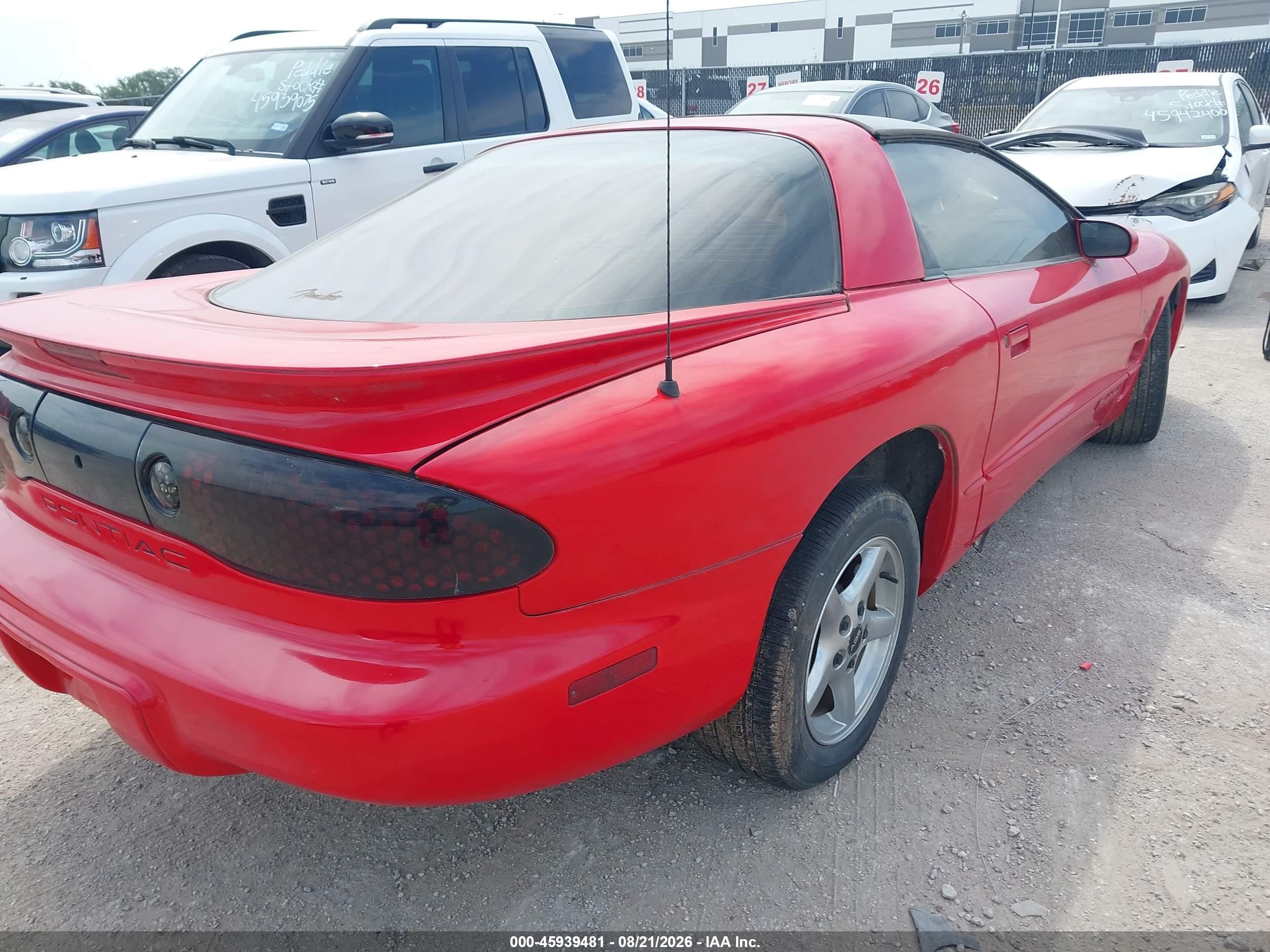 1999 Pontiac Firebird   Red vin: 2G2FS22K7X2209229