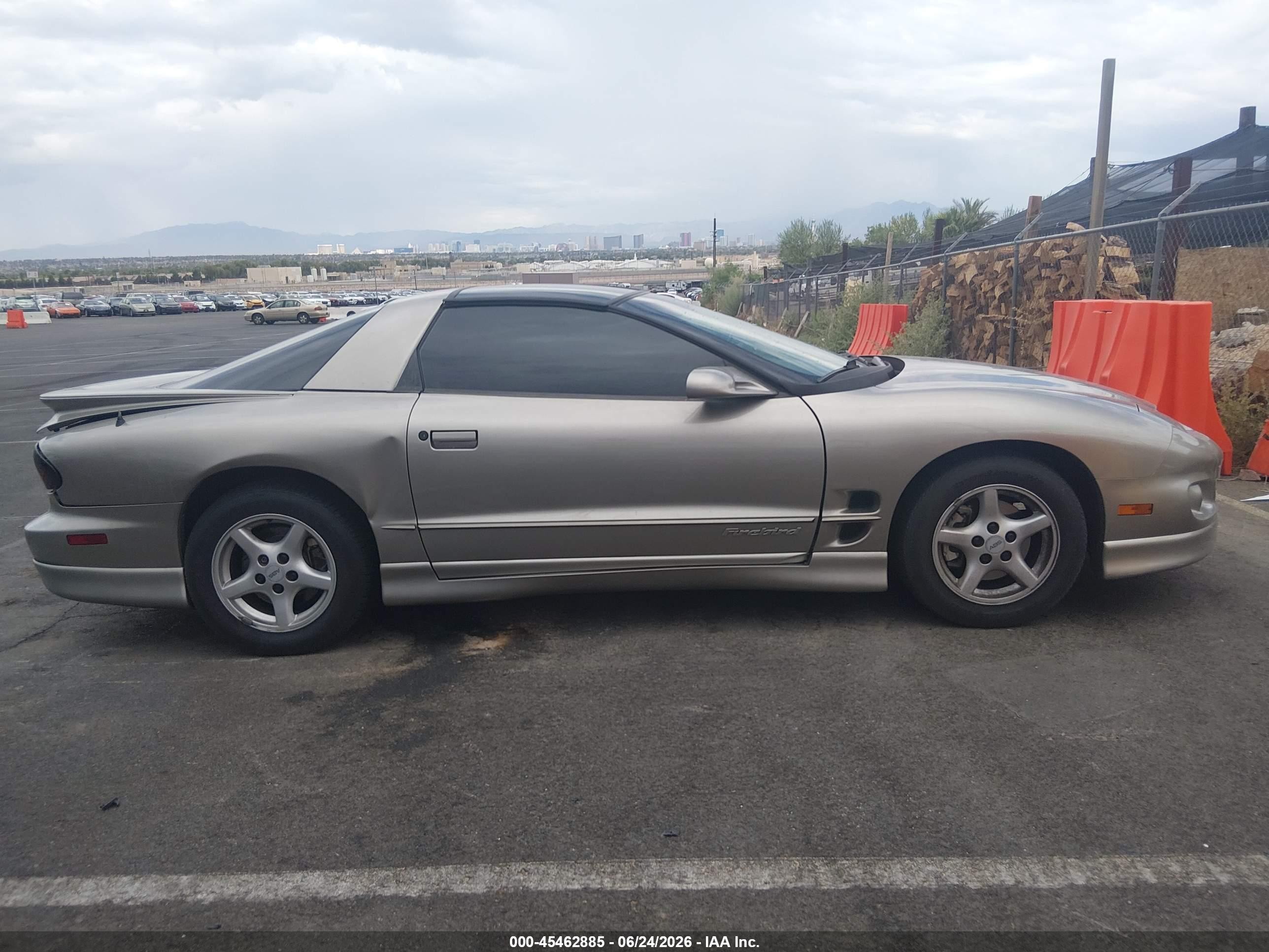 2002 Pontiac Firebird   Tan vin: 2G2FS22K822120326