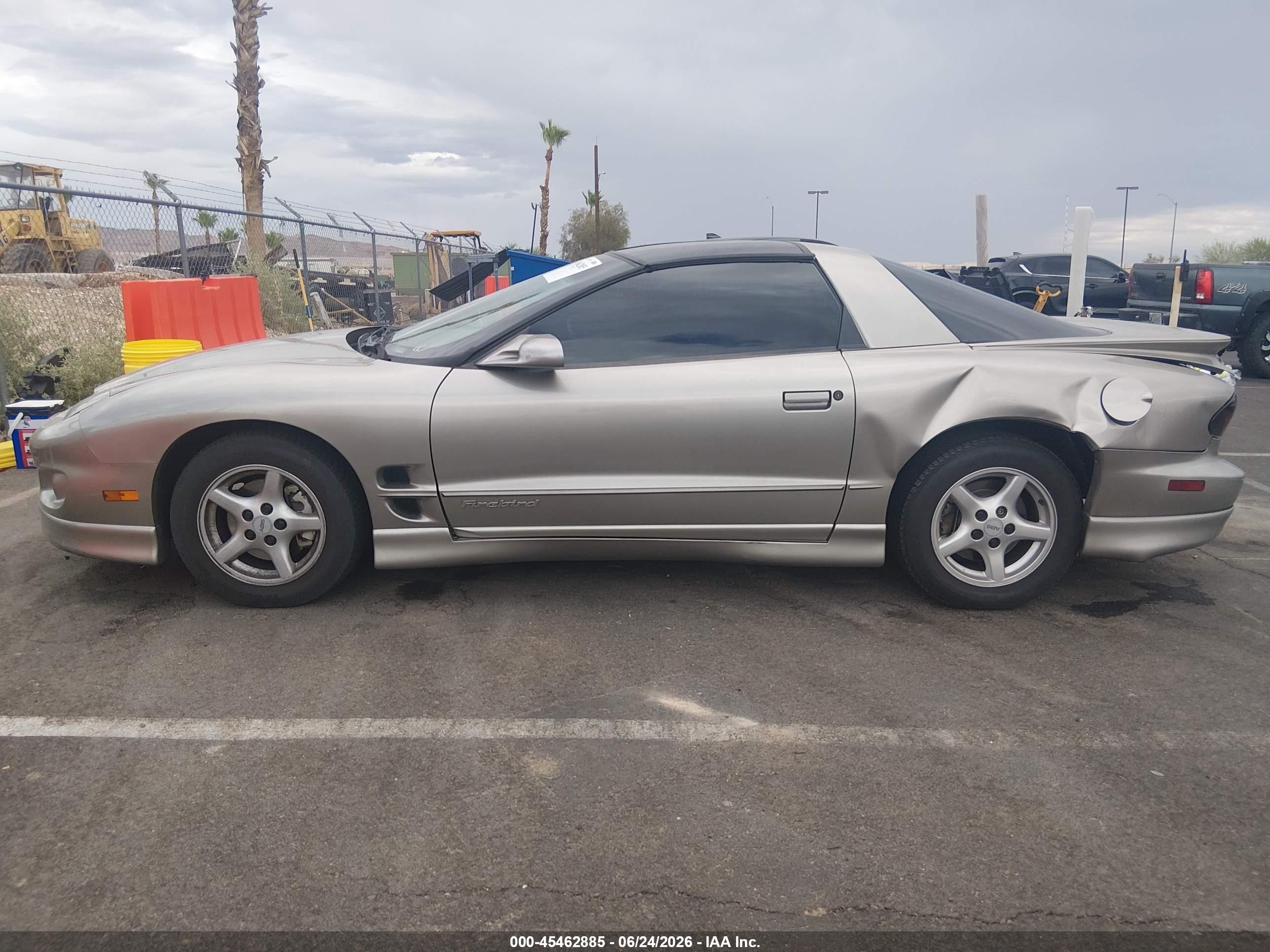2002 Pontiac Firebird   Tan vin: 2G2FS22K822120326