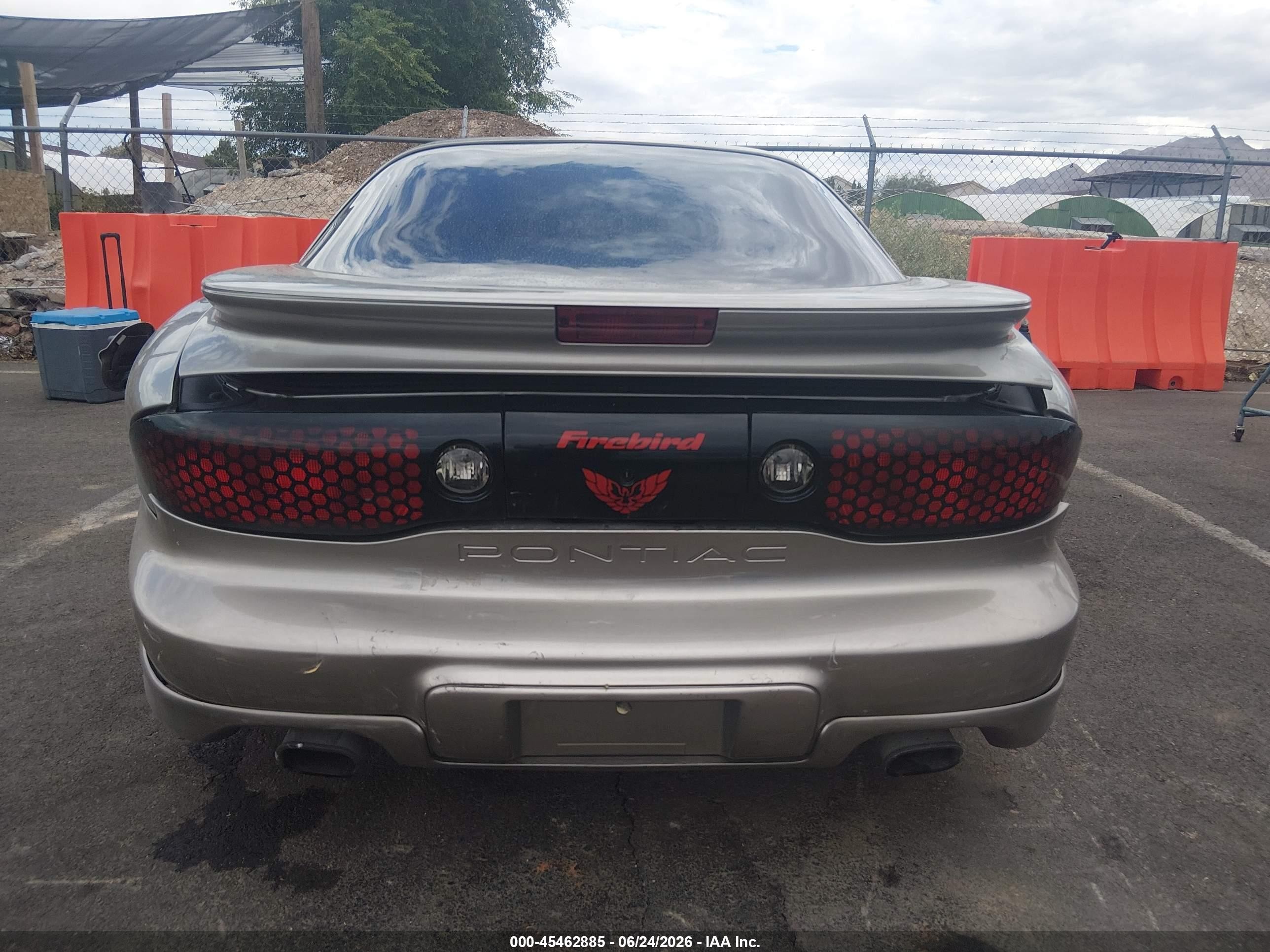 2002 Pontiac Firebird   Tan vin: 2G2FS22K822120326