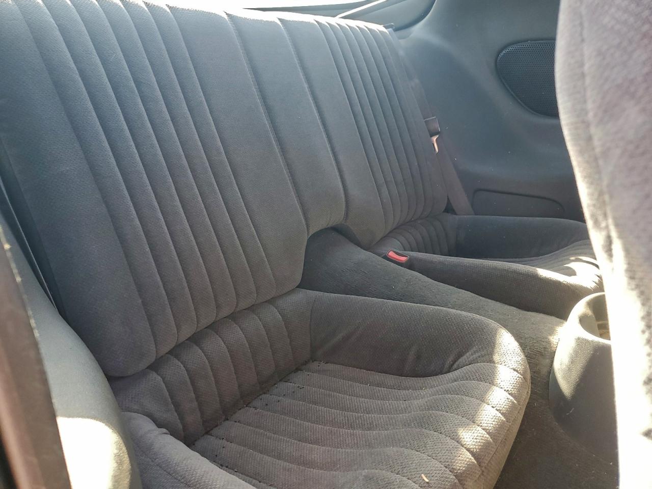 1998 Pontiac Firebird Gold vin: 2G2FS22K8W2206984