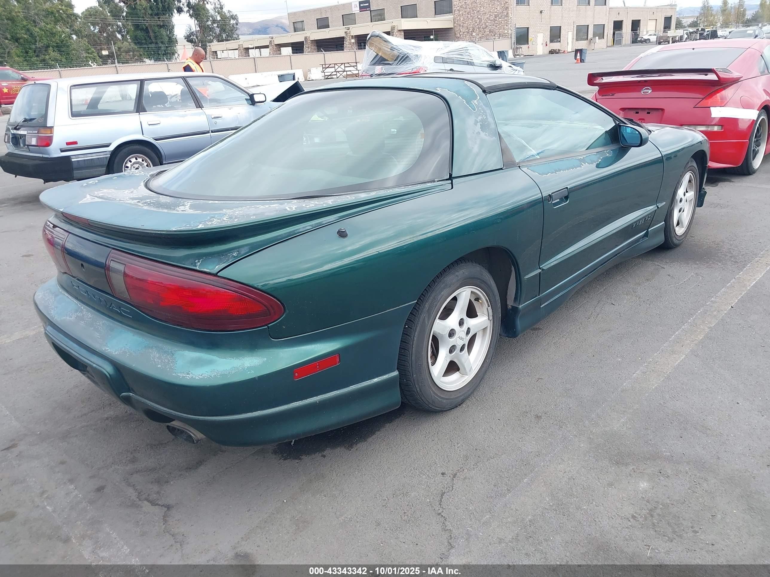 1997 Pontiac Firebird   Green vin: 2G2FS22KXV2205785