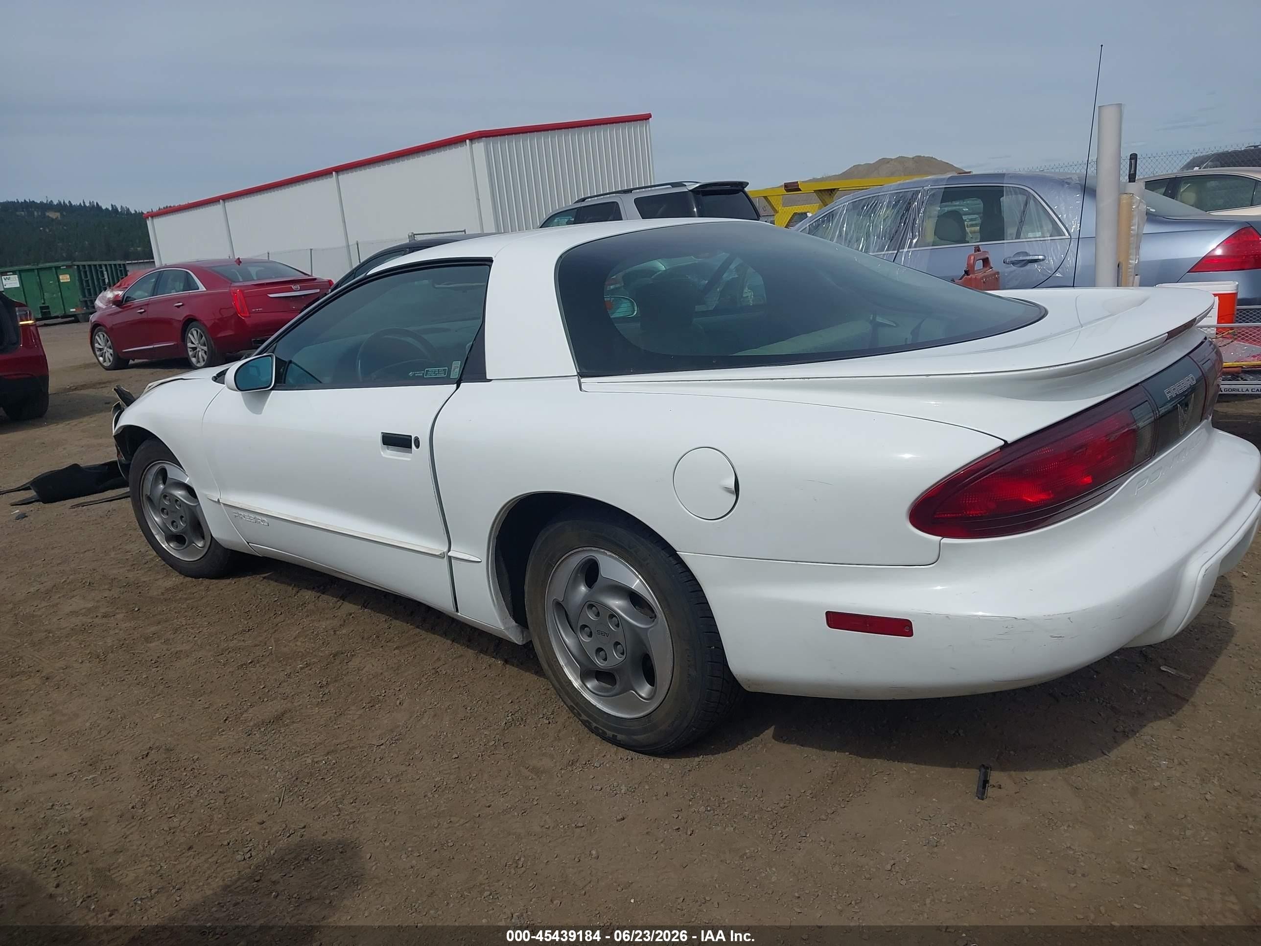 1994 Pontiac Firebird   White vin: 2G2FS22S4R2230221