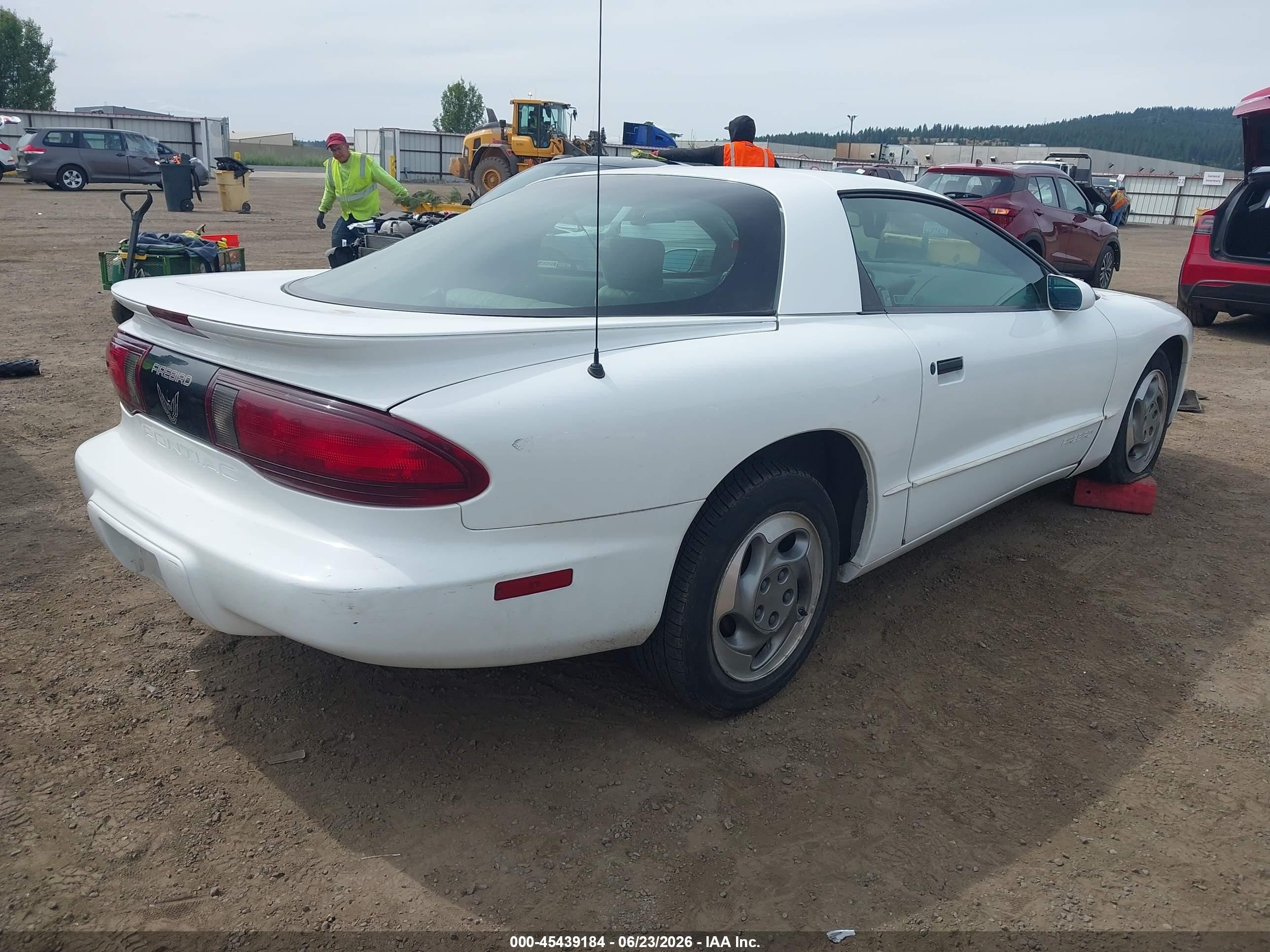 1994 Pontiac Firebird   White vin: 2G2FS22S4R2230221