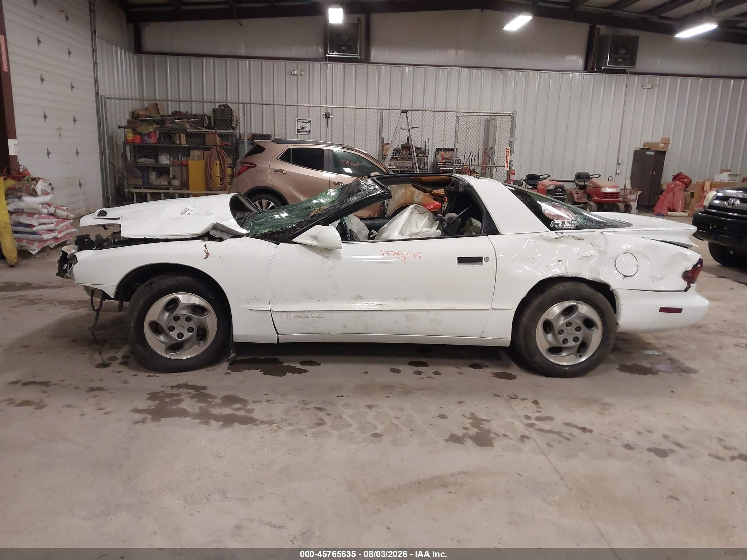 1995 Pontiac Firebird   White vin: 2G2FS22S8S2231541