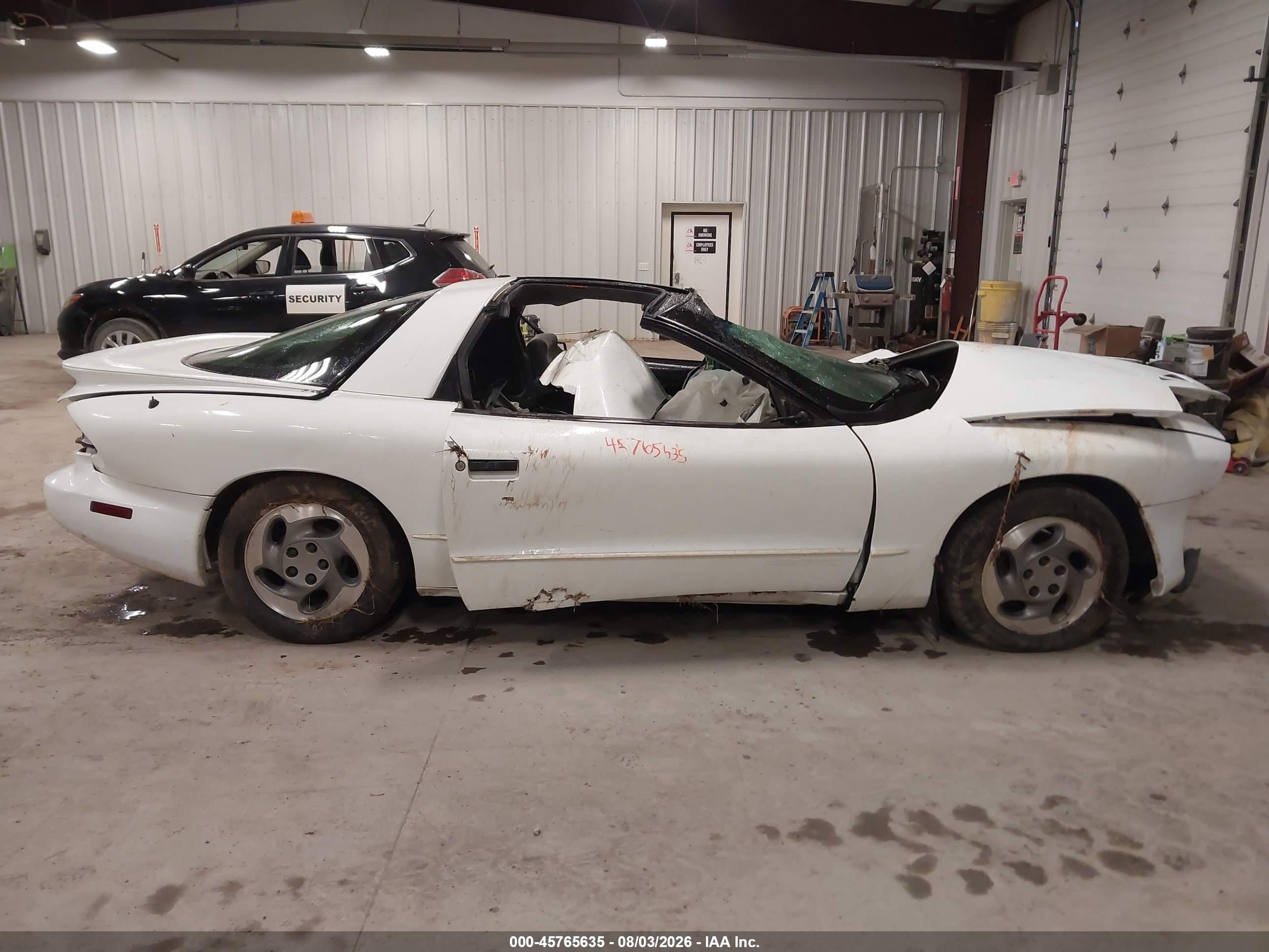 1995 Pontiac Firebird   White vin: 2G2FS22S8S2231541