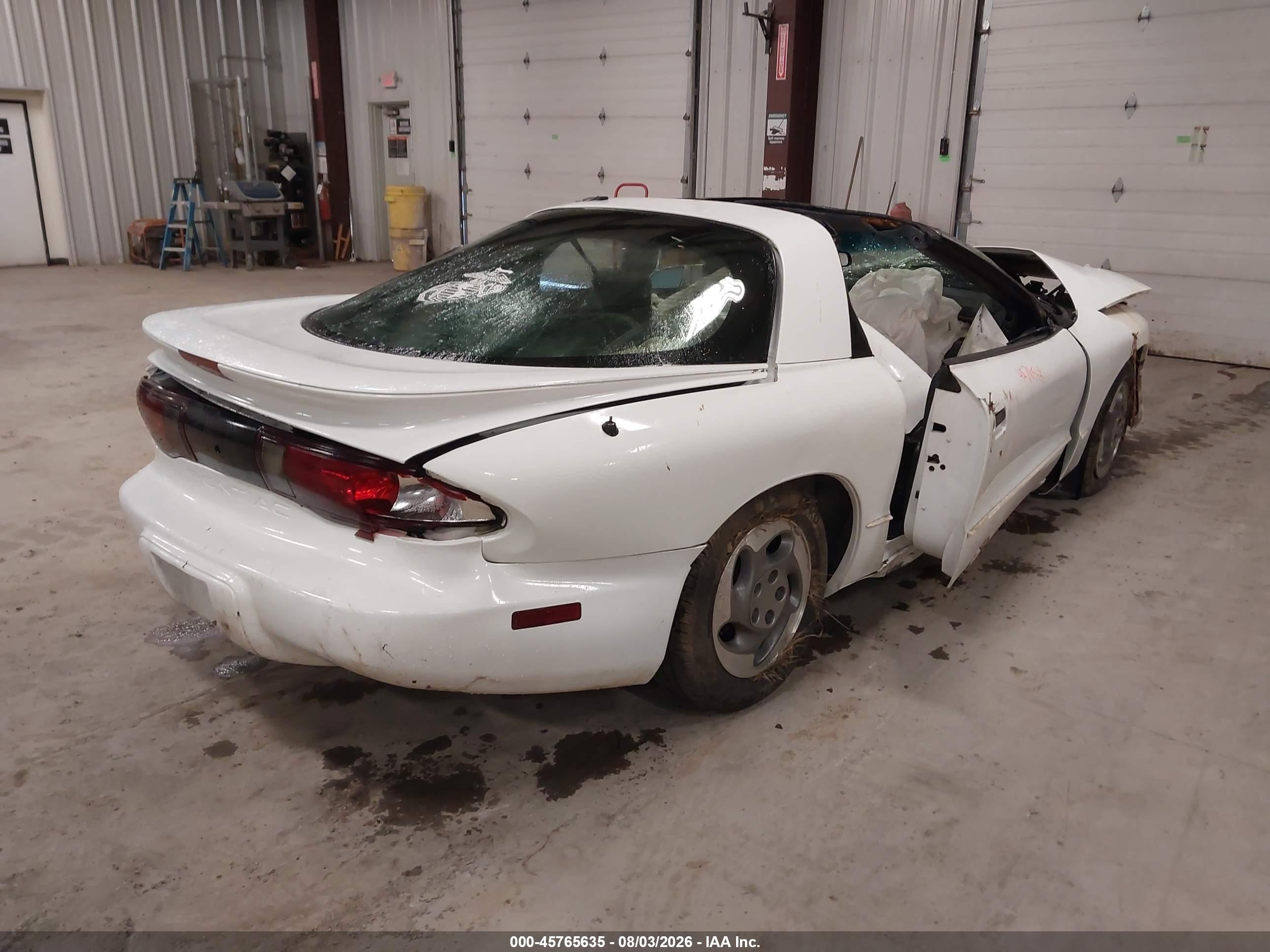 1995 Pontiac Firebird   White vin: 2G2FS22S8S2231541