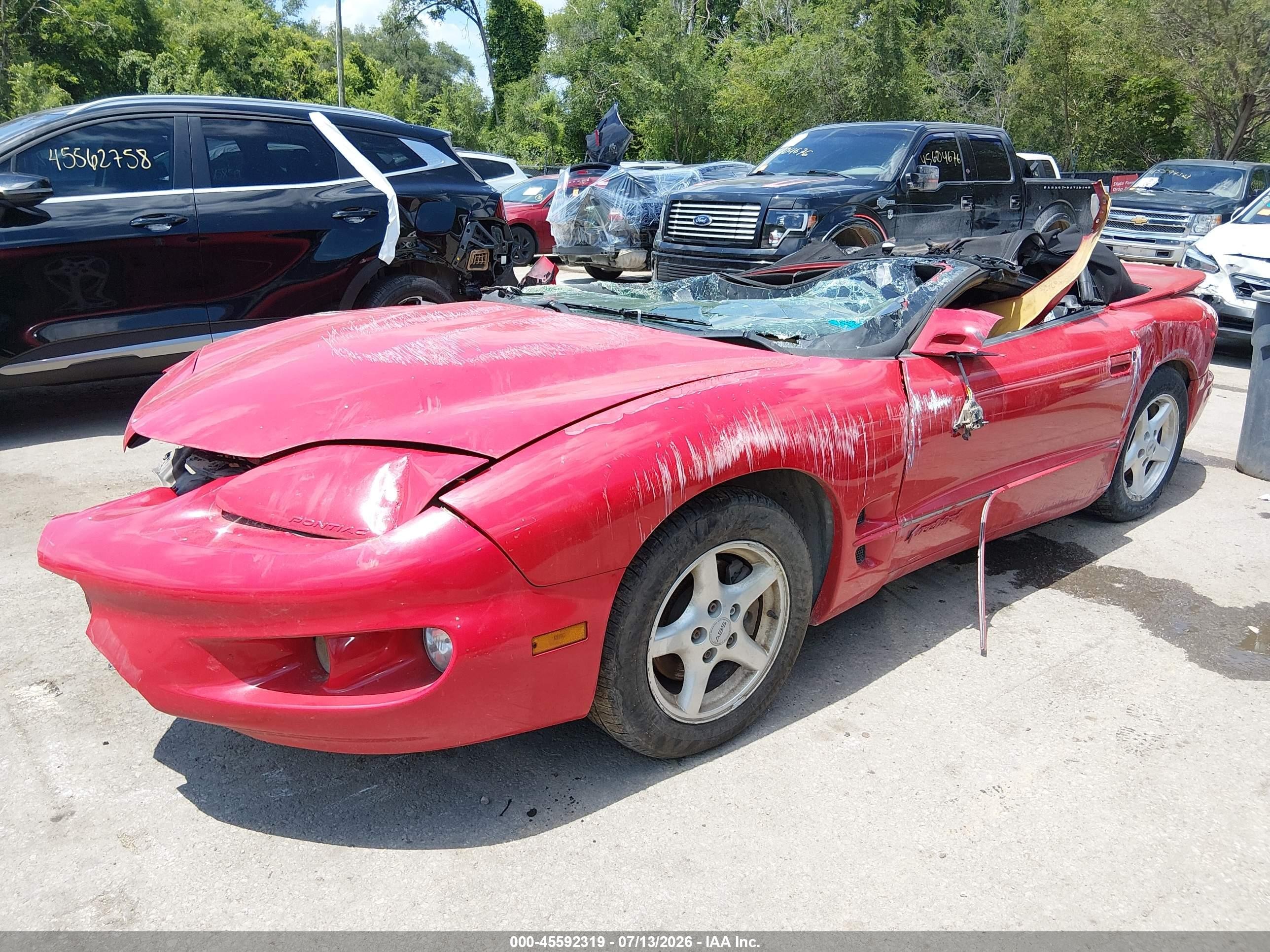 2002 Pontiac Firebird   Red vin: 2G2FS32K022124697