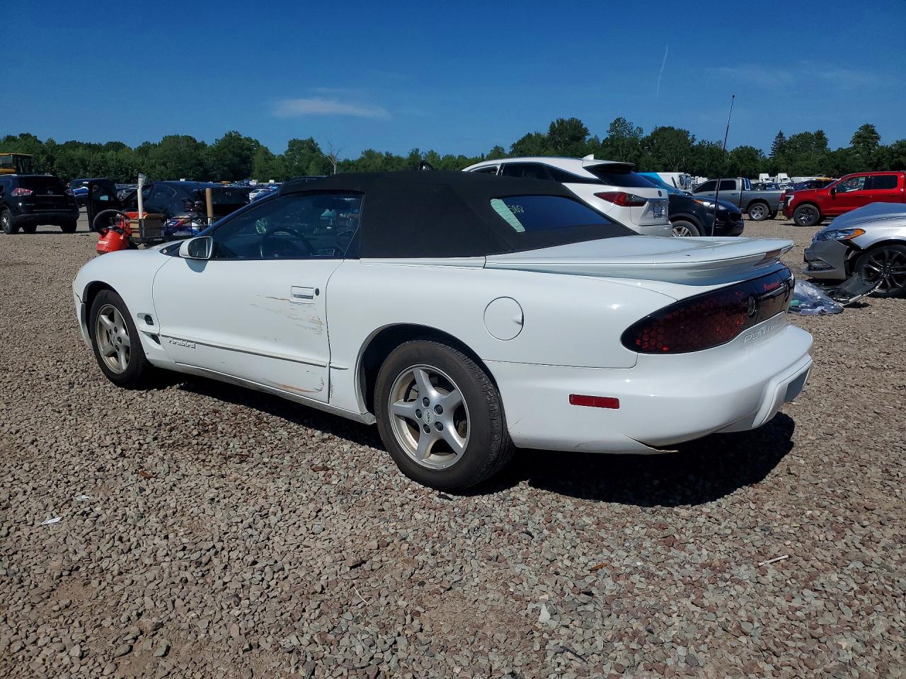2002 Pontiac Firebird White vin: 2G2FS32K222118111