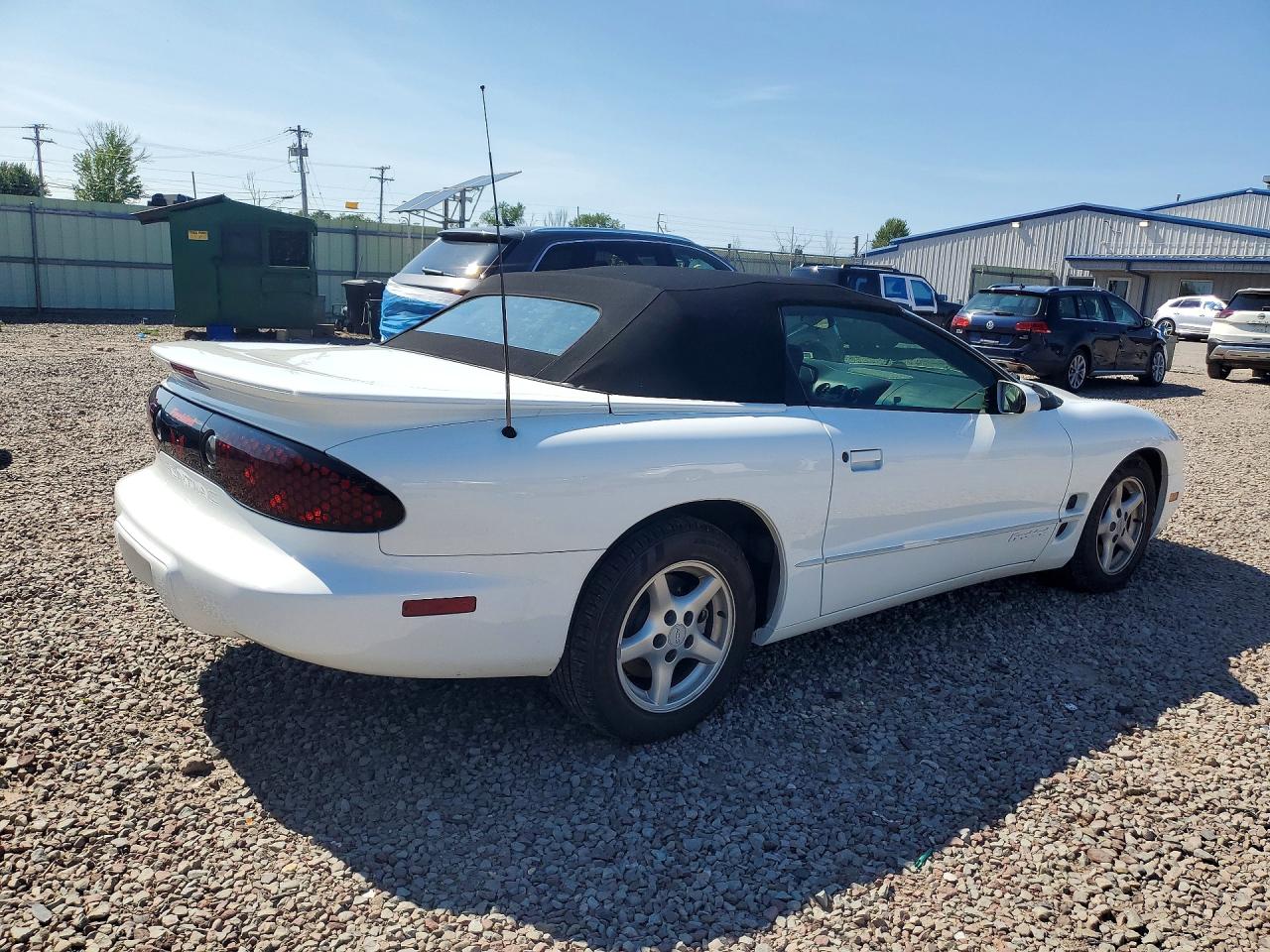 2002 Pontiac Firebird White vin: 2G2FS32K222118111