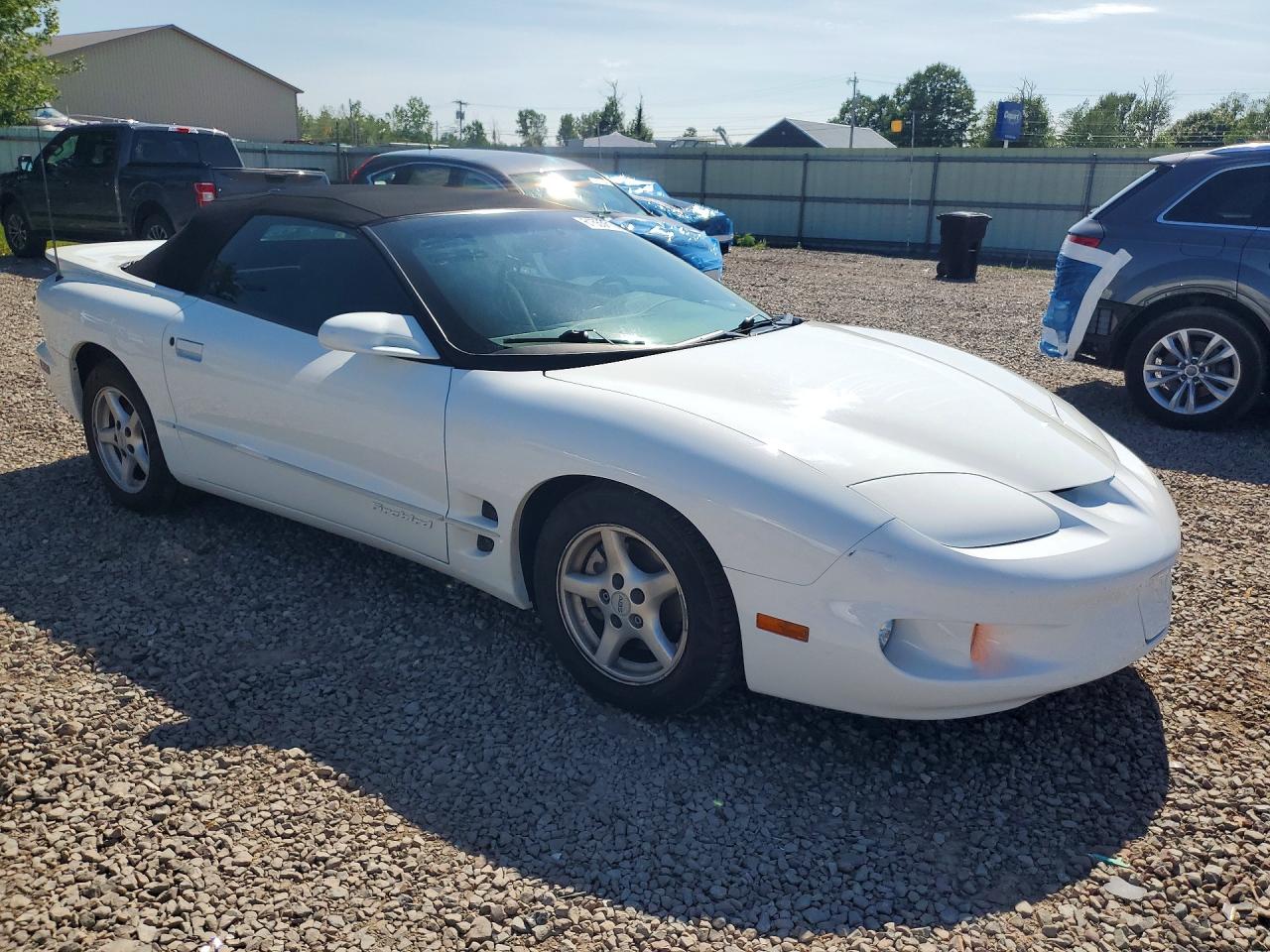 2002 Pontiac Firebird White vin: 2G2FS32K222118111