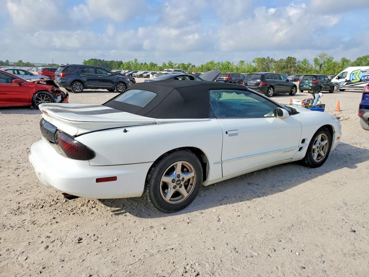 2001 Pontiac Firebird White vin: 2G2FS32KX12119036