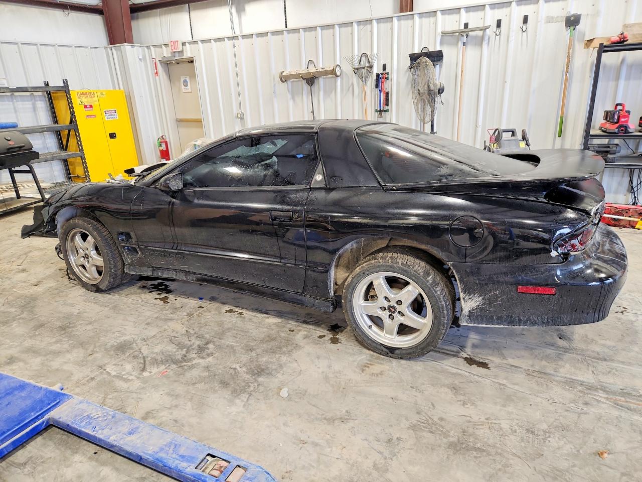 2001 Pontiac Firebird Formula Black vin: 2G2FV22G012133332
