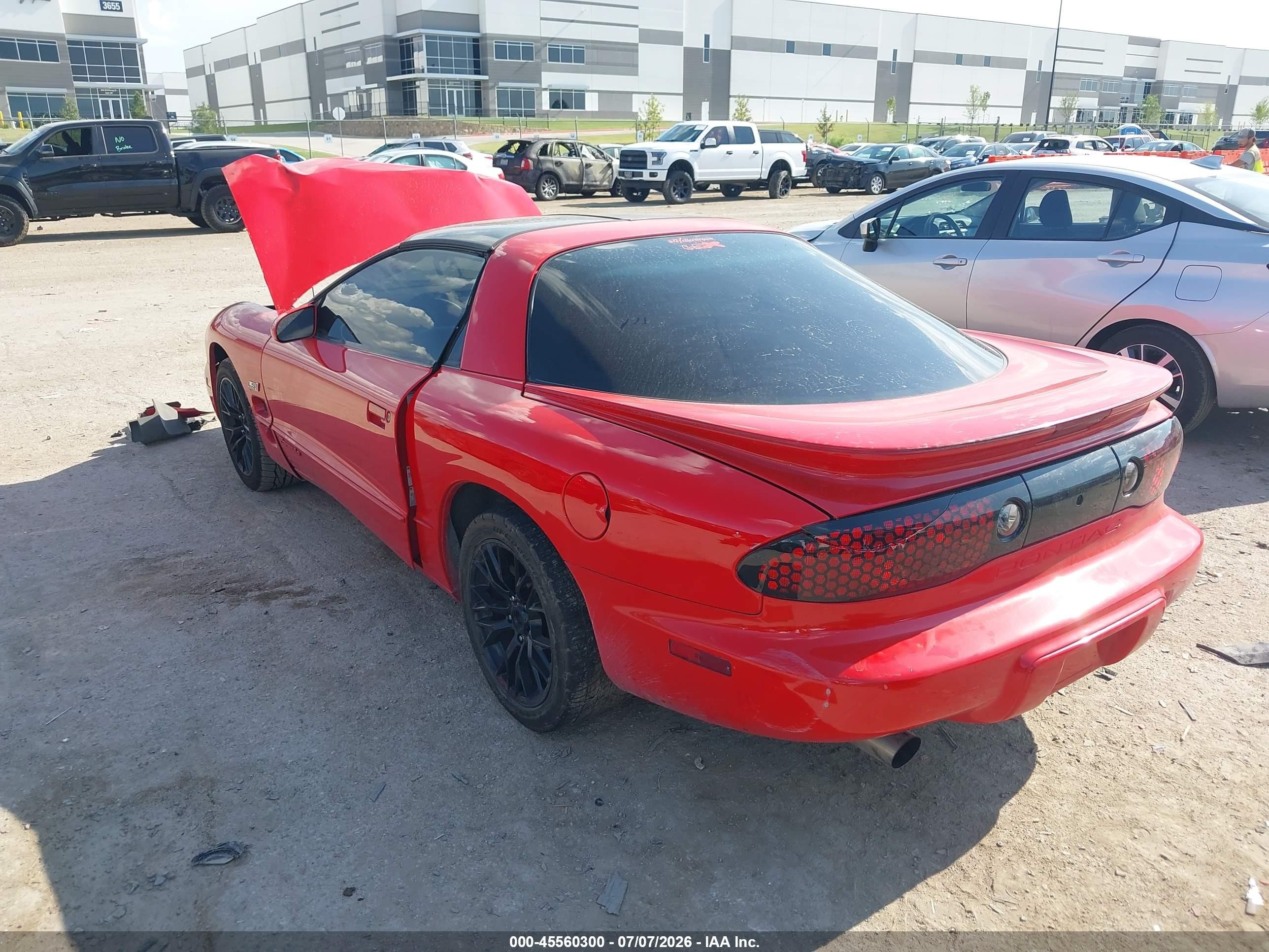 2001 Pontiac Firebird Formula Red vin: 2G2FV22G512116851