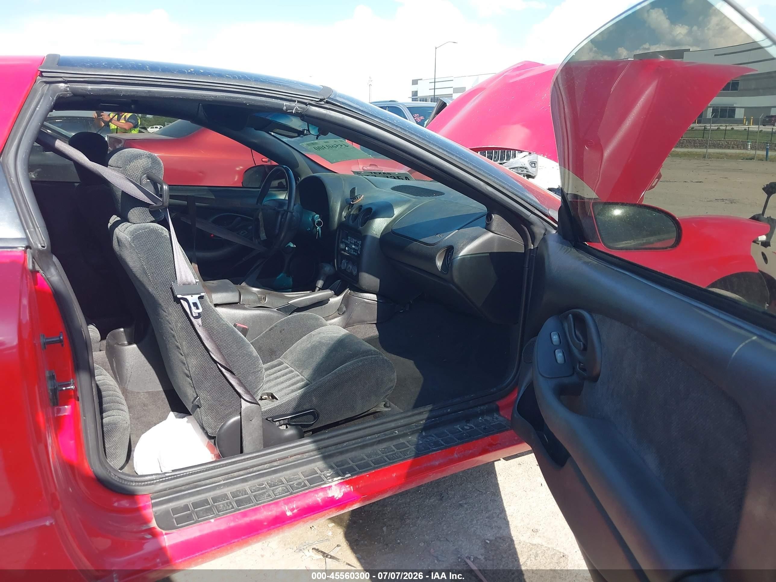 2001 Pontiac Firebird Formula Red vin: 2G2FV22G512116851