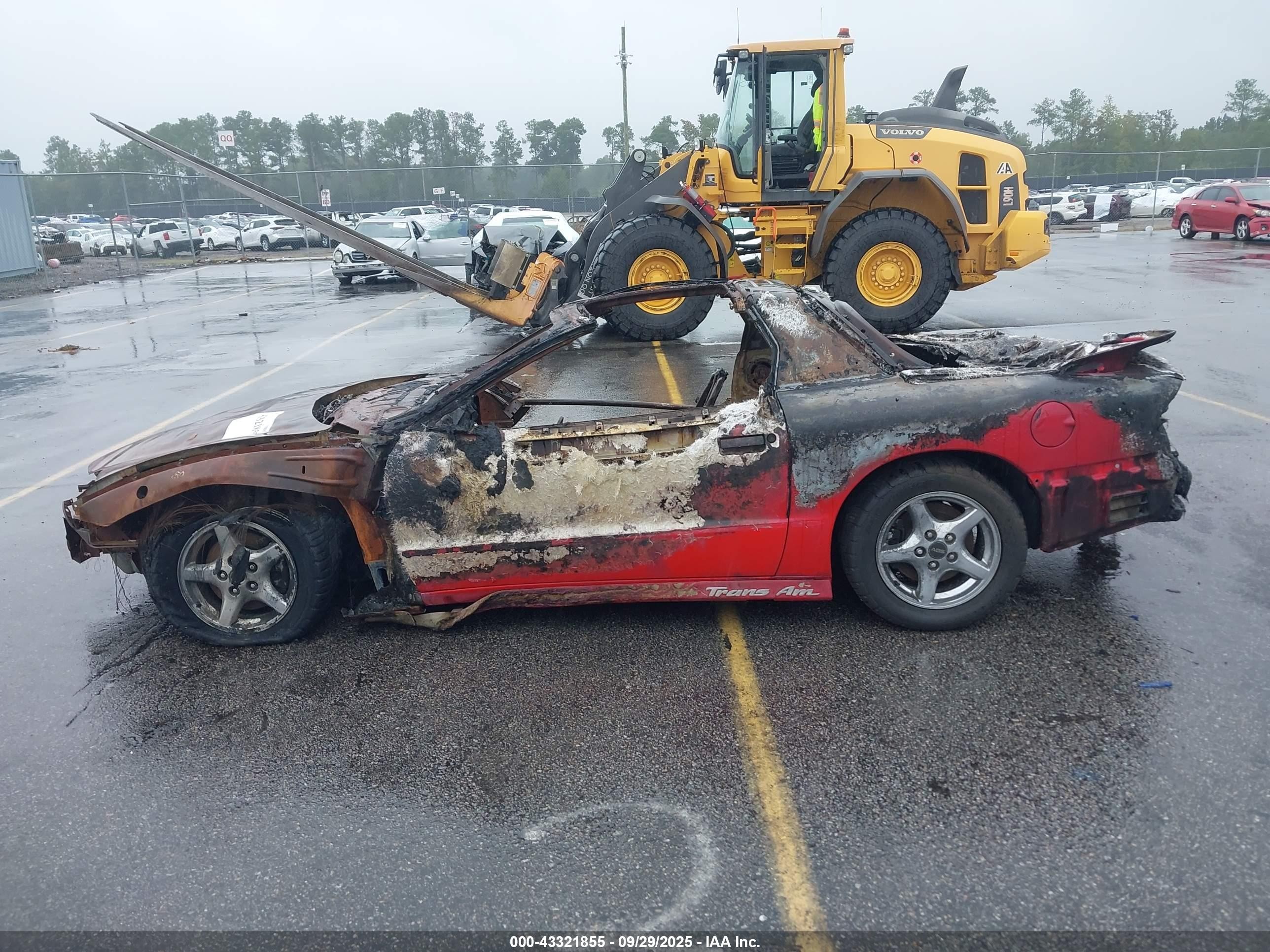 1998 Pontiac Firebird Trans Am Red vin: 2G2FV22G5W2203964
