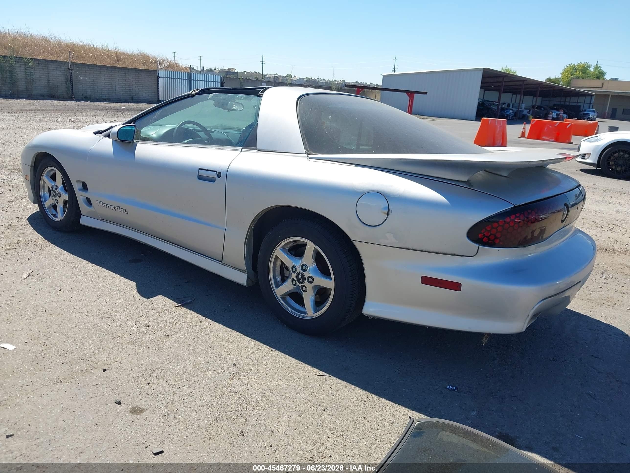 1998 Pontiac Firebird Trans Am Silver vin: 2G2FV22G5W2218223