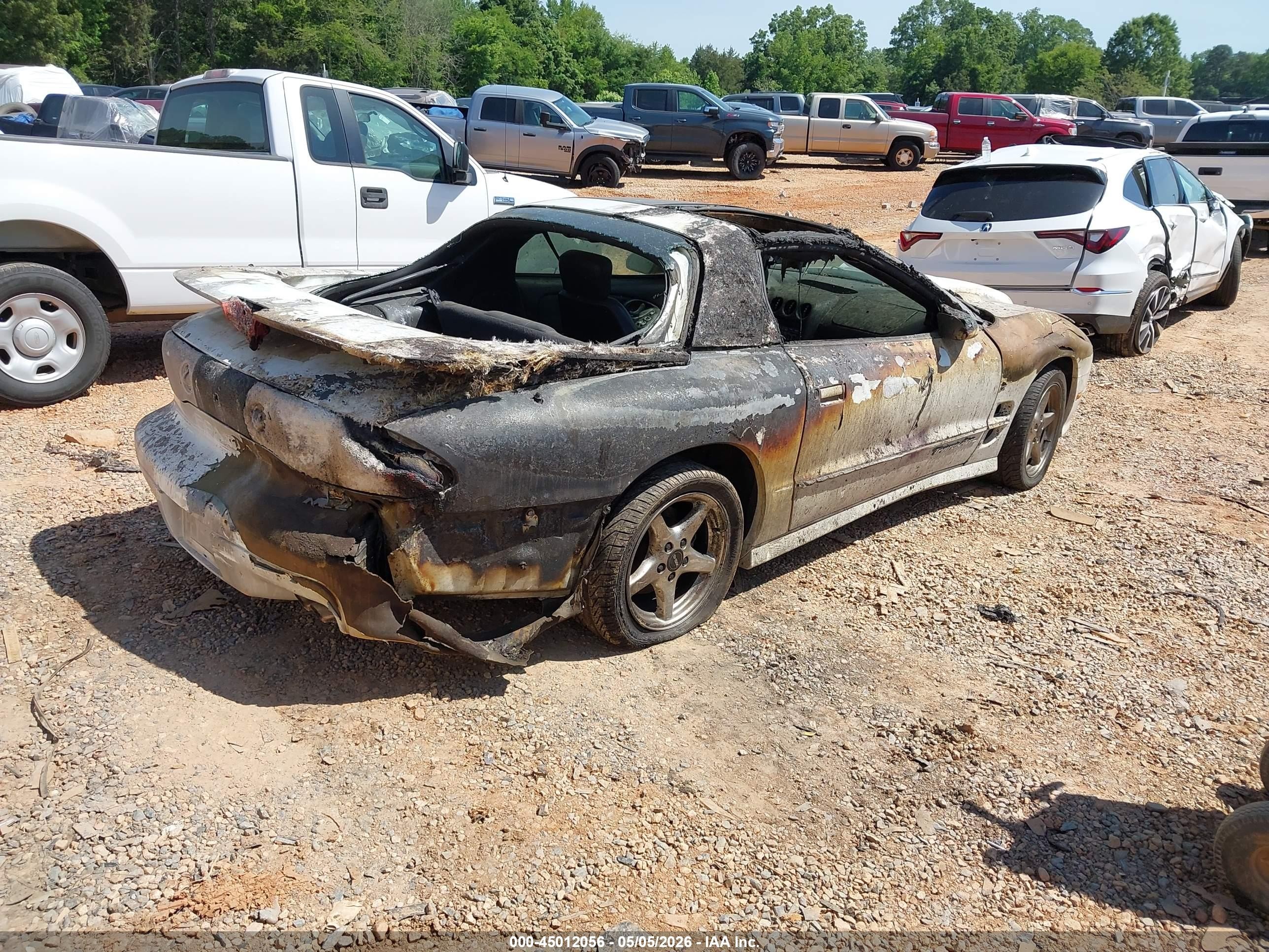 2000 Pontiac Firebird Trans Am White vin: 2G2FV22G6Y2140652