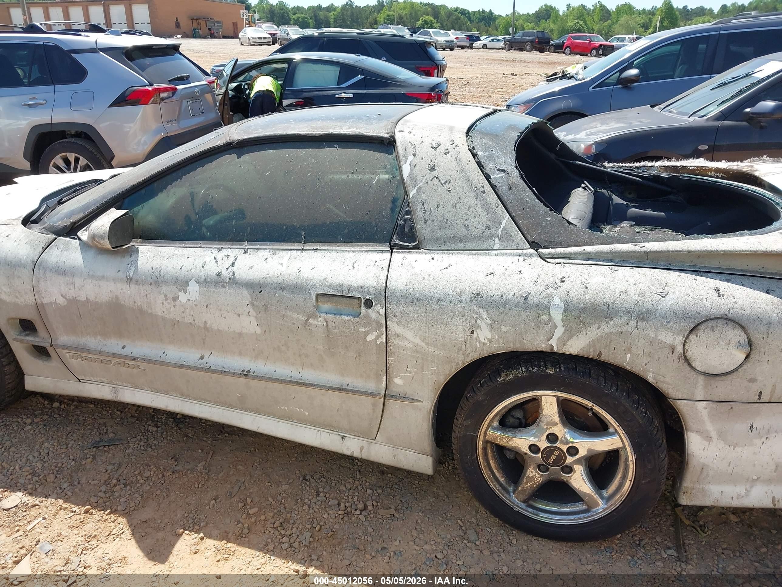 2000 Pontiac Firebird Trans Am White vin: 2G2FV22G6Y2140652