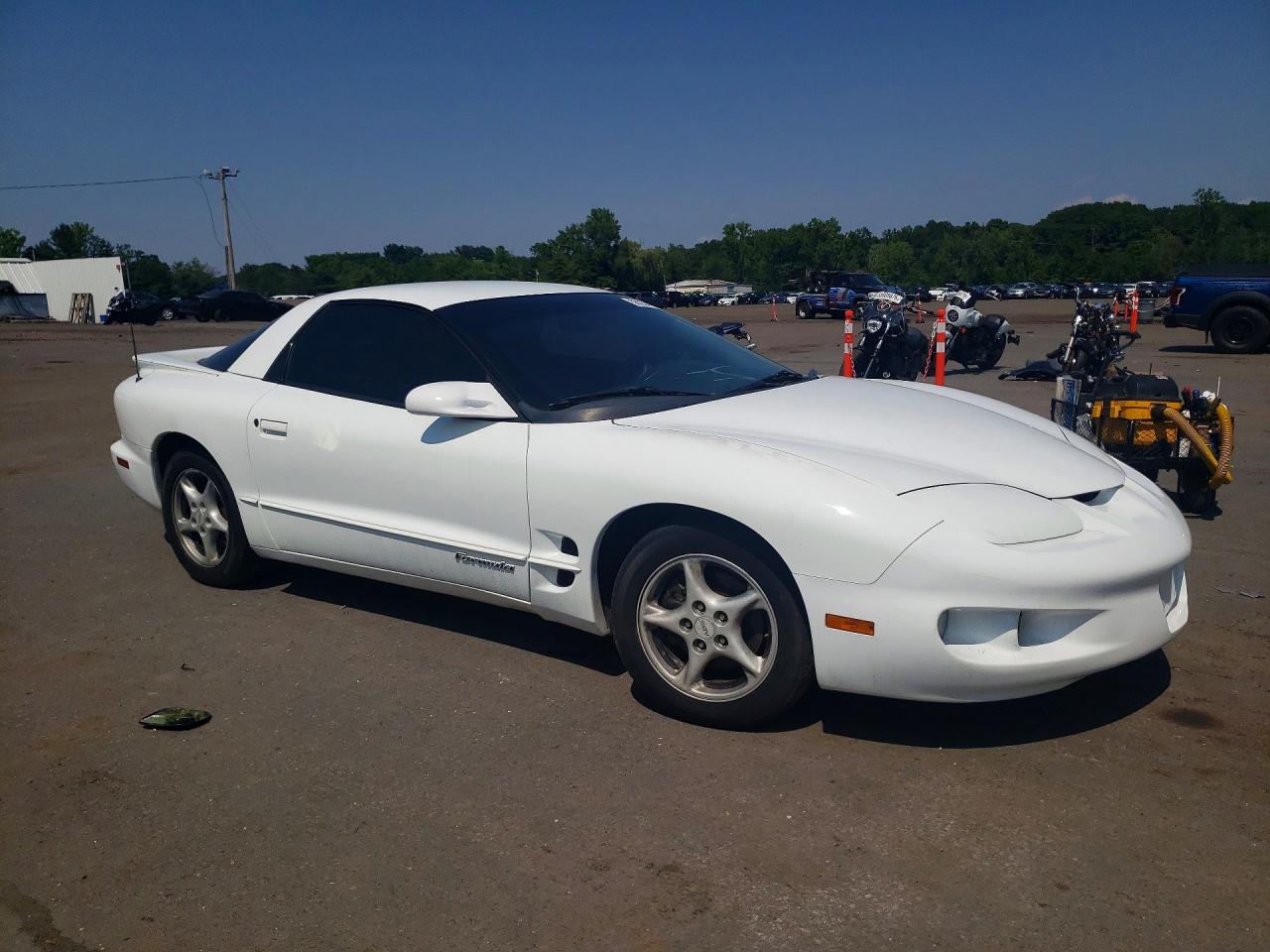 1998 Pontiac Firebird Formula/trans Am White vin: 2G2FV22G7W2216098