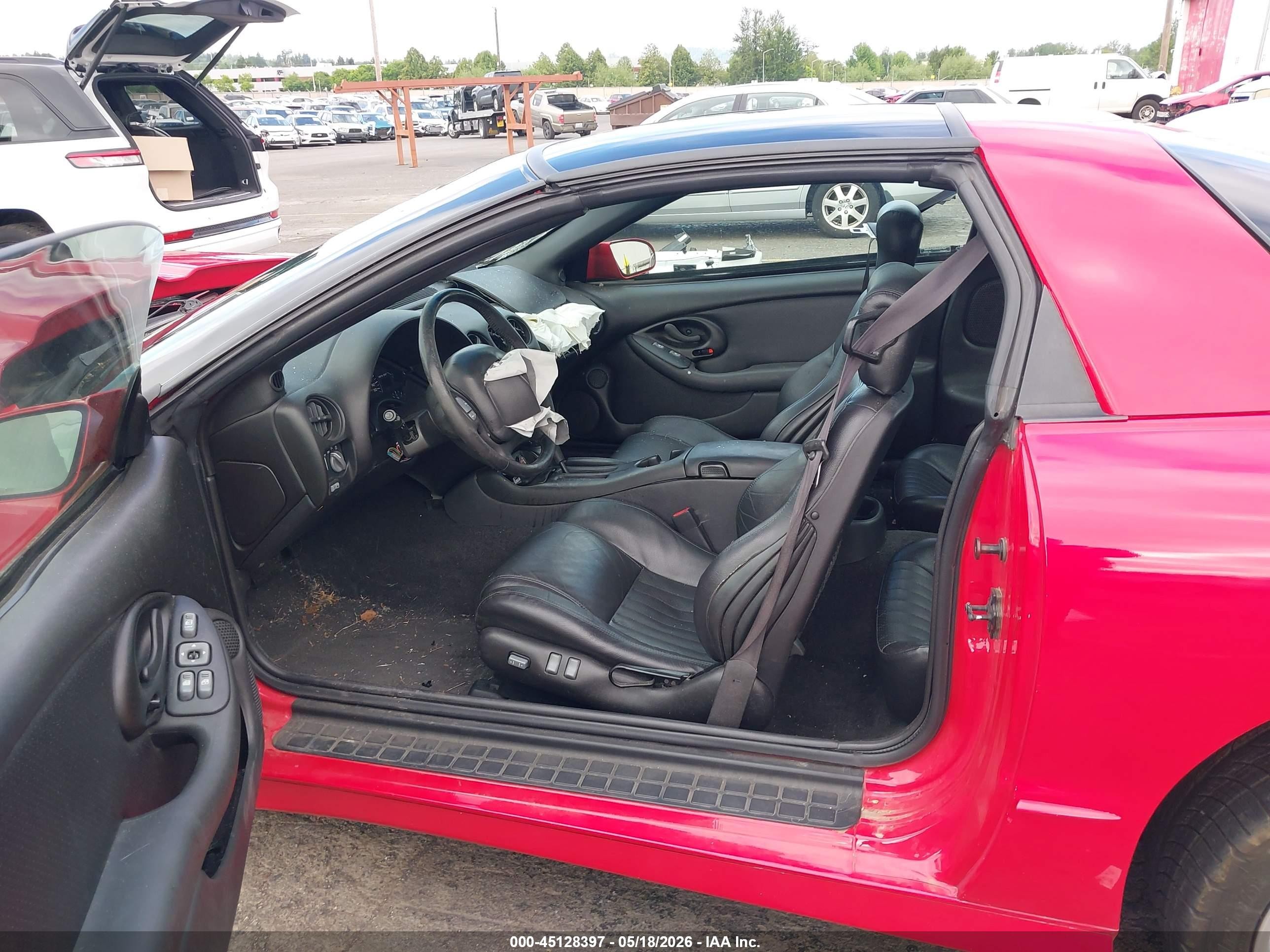 2001 Pontiac Firebird Trans Am Red vin: 2G2FV22G812110896