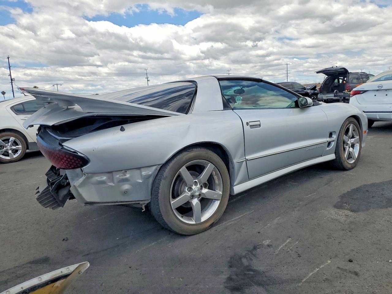 2002 Pontiac Firebird Formula Silver vin: 2G2FV22G822157623