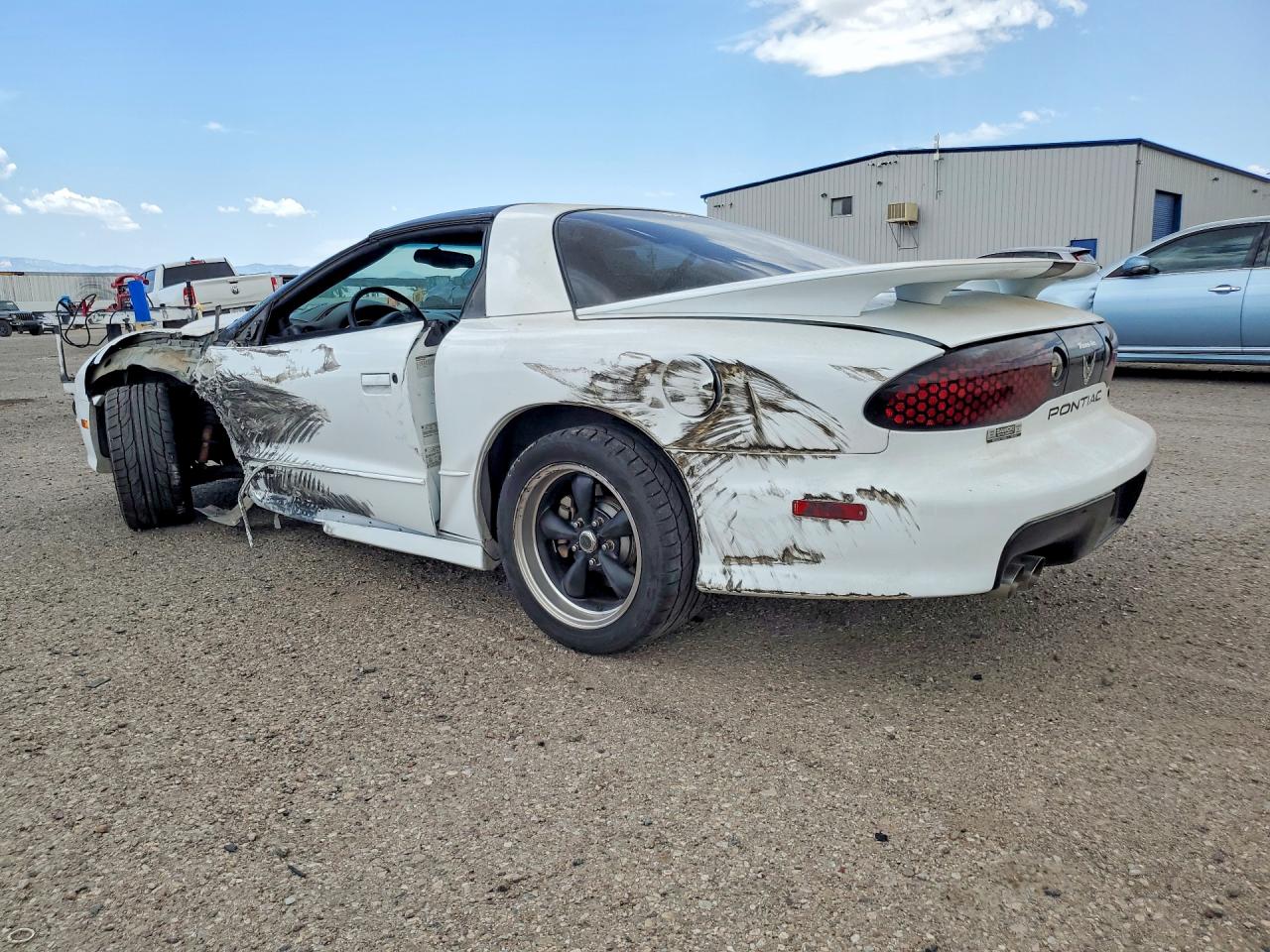 2000 Pontiac Firebird Formula Белый vin: 2G2FV22G8Y2153869