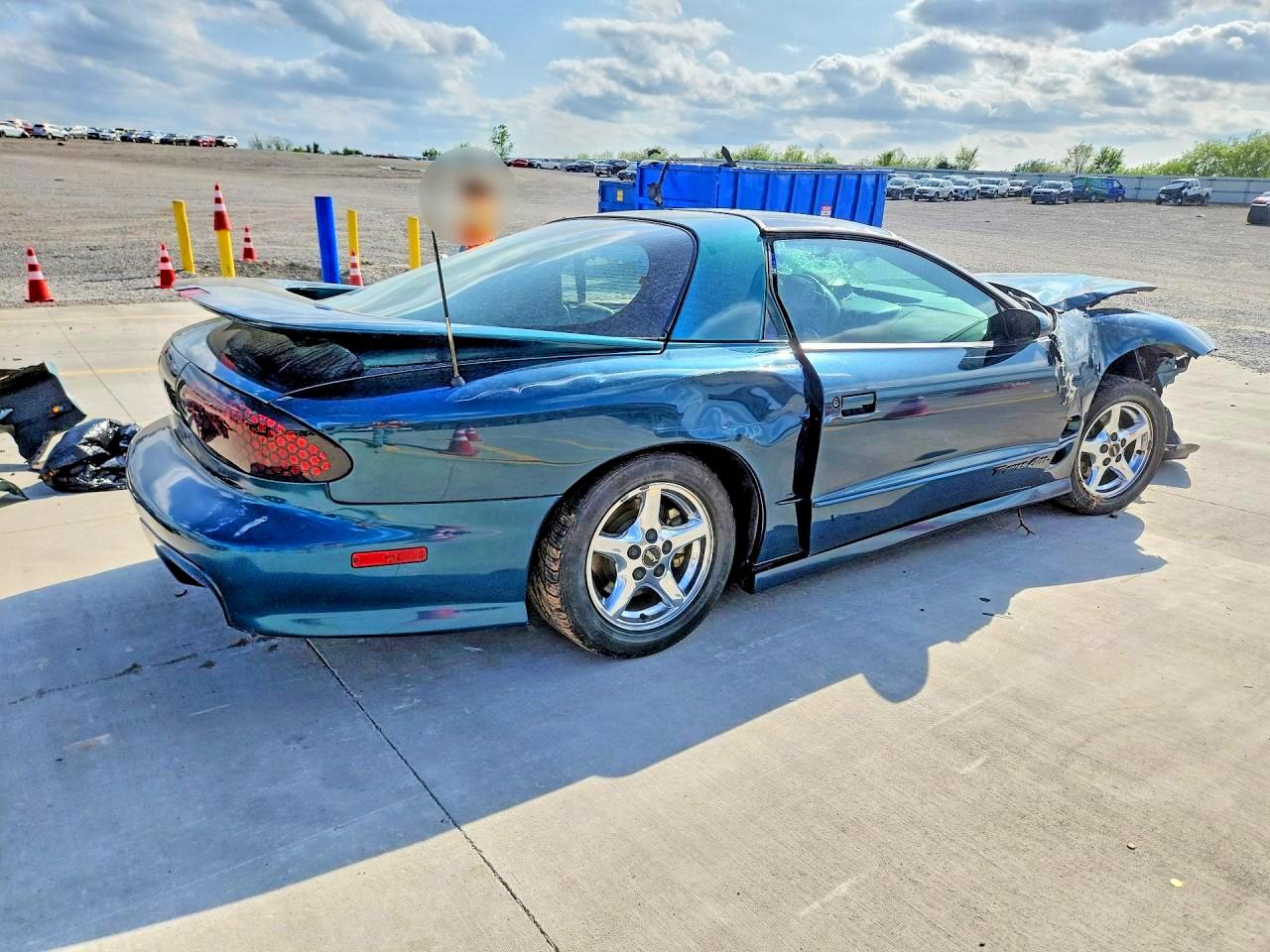 1998 Pontiac Firebird Formula Blue vin: 2G2FV22G9W2205653