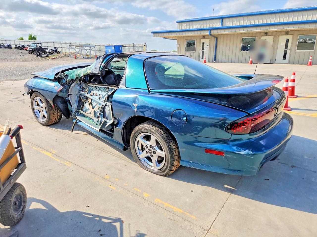 1998 Pontiac Firebird Formula Blue vin: 2G2FV22G9W2205653
