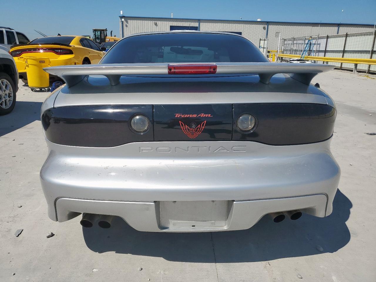 1998 Pontiac Firebird Formula Silver vin: 2G2FV22G9W2221514