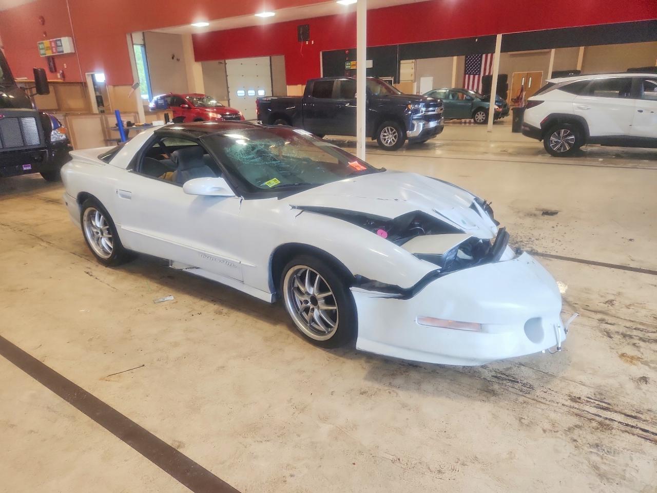 1996 Pontiac Firebird Formula White vin: 2G2FV22P3T2203313