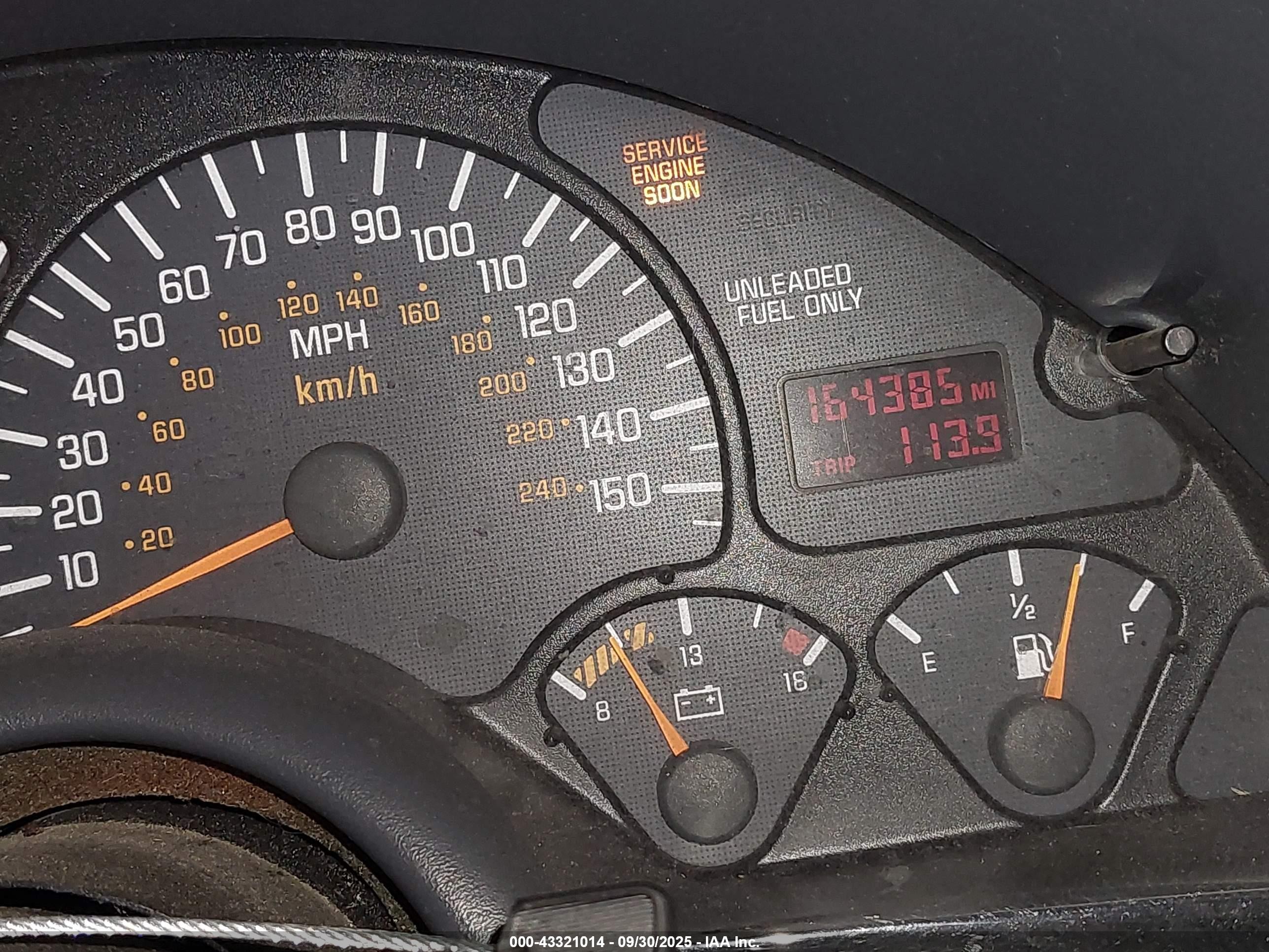 1997 Pontiac Firebird Formula White vin: 2G2FV22P7V2210817