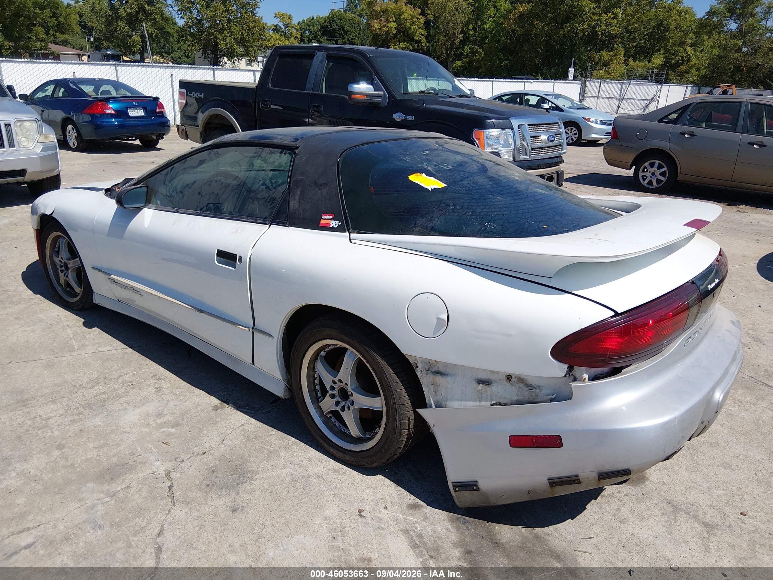 1995 Pontiac Firebird Formula/trans Am Белый vin: 2G2FV22P8S2216878