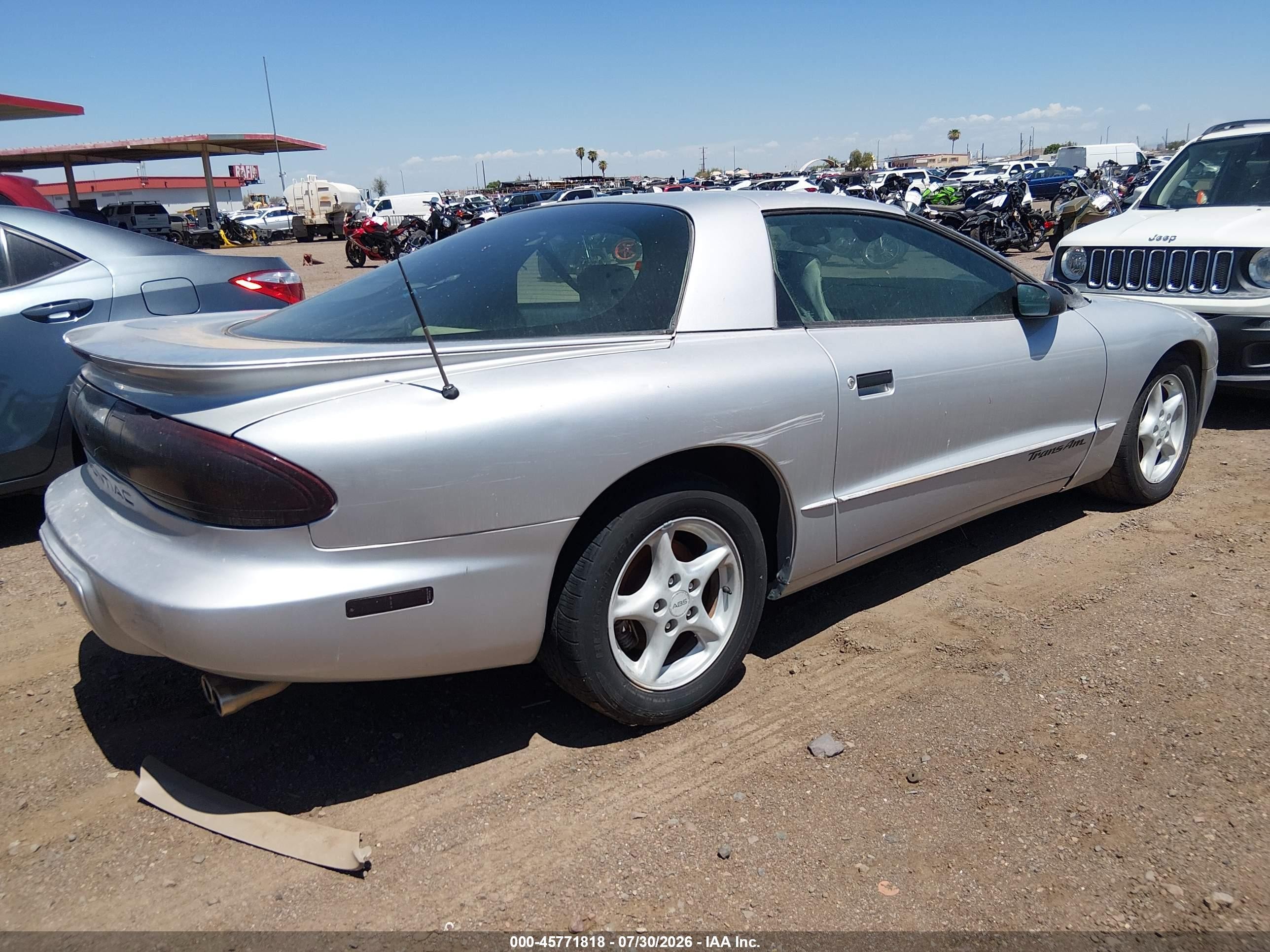1995 Pontiac Firebird Formula/trans Am Silver vin: 2G2FV22P8S2237052