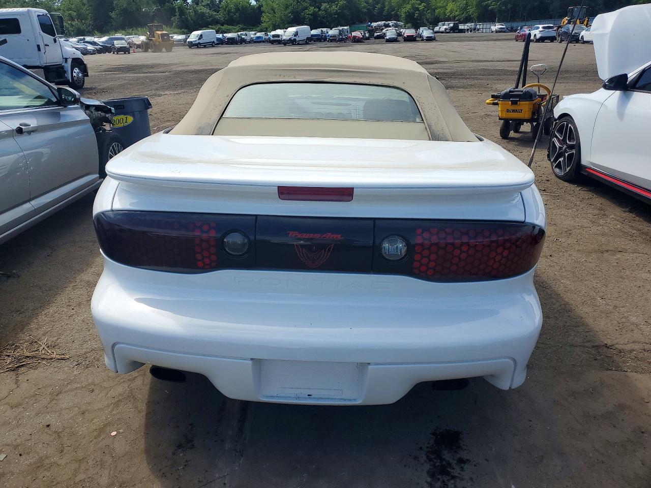 2002 Pontiac Firebird Trans Am White vin: 2G2FV32G222161298