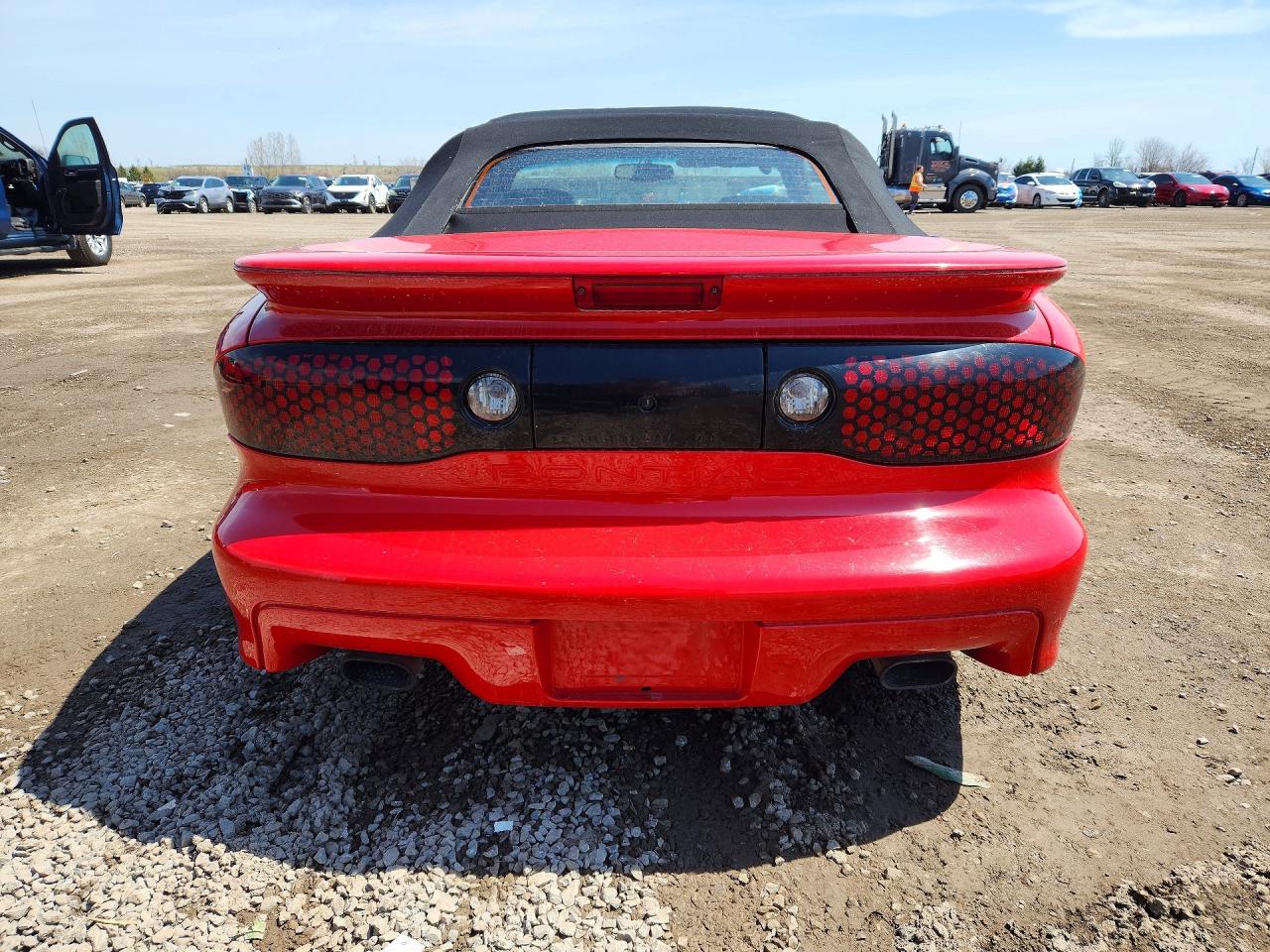 2000 Pontiac Firebird Trans Am Red vin: 2G2FV32G2Y2134403