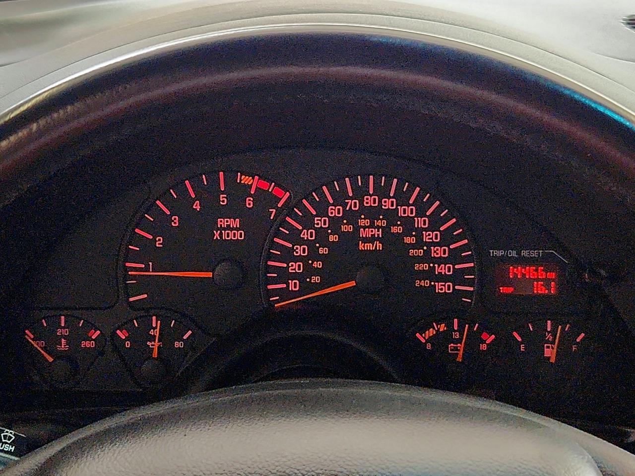 2000 Pontiac Firebird Trans Am White vin: 2G2FV32G3Y2144650