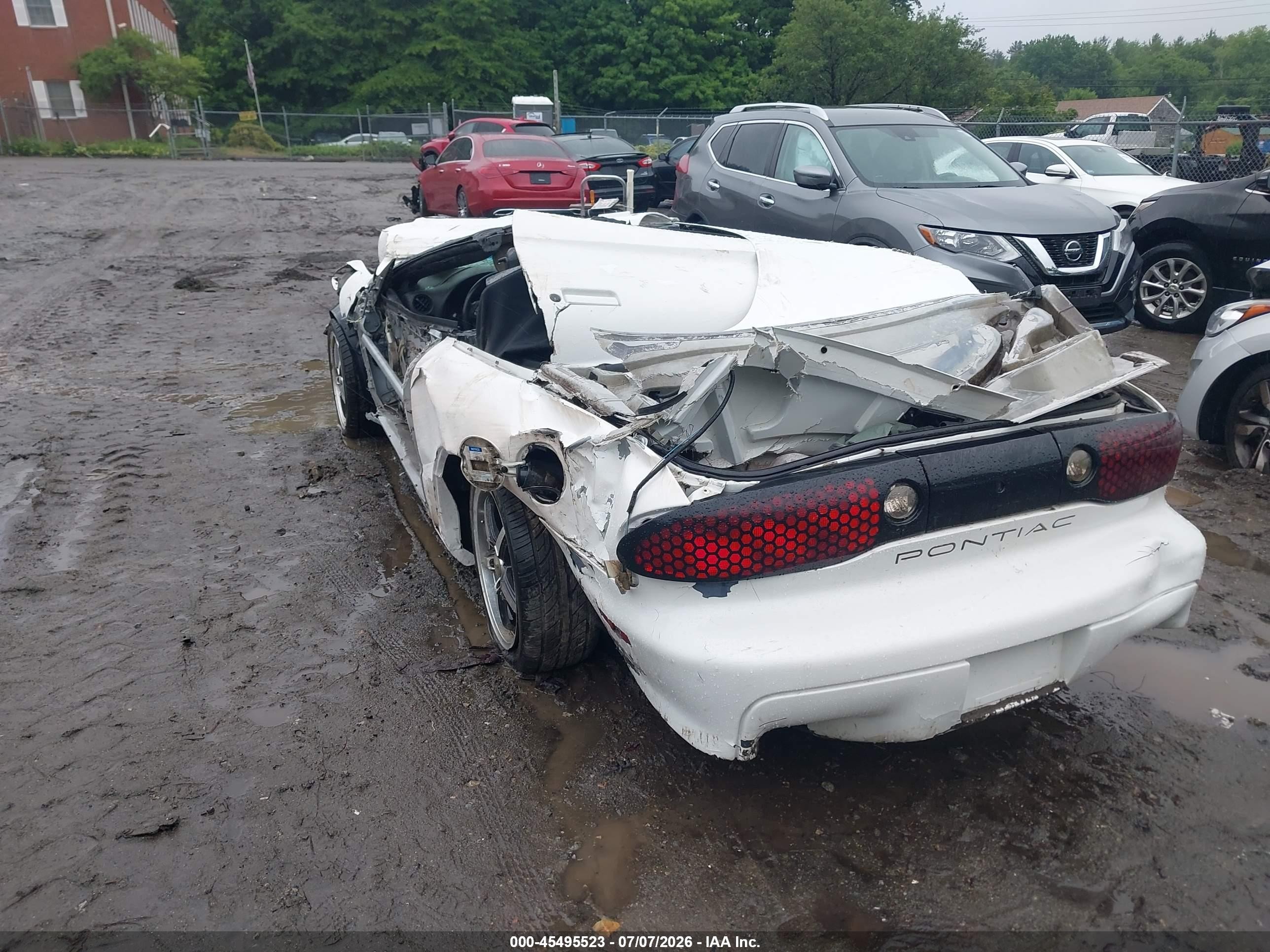 2000 Pontiac Firebird Trans Am White vin: 2G2FV32G6Y2129902