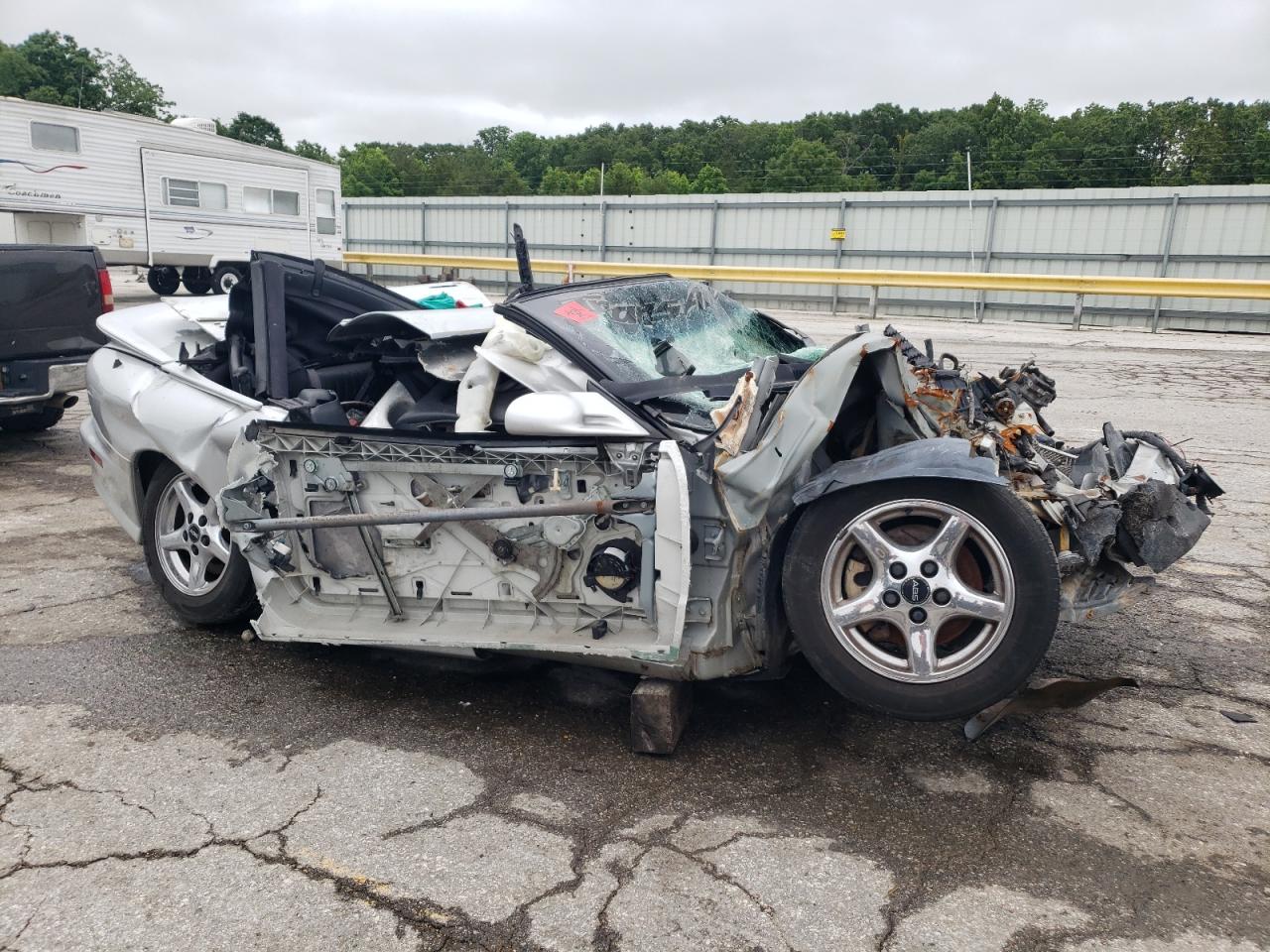 2000 Pontiac Firebird Trans Am Silver vin: 2G2FV32G7Y2171138