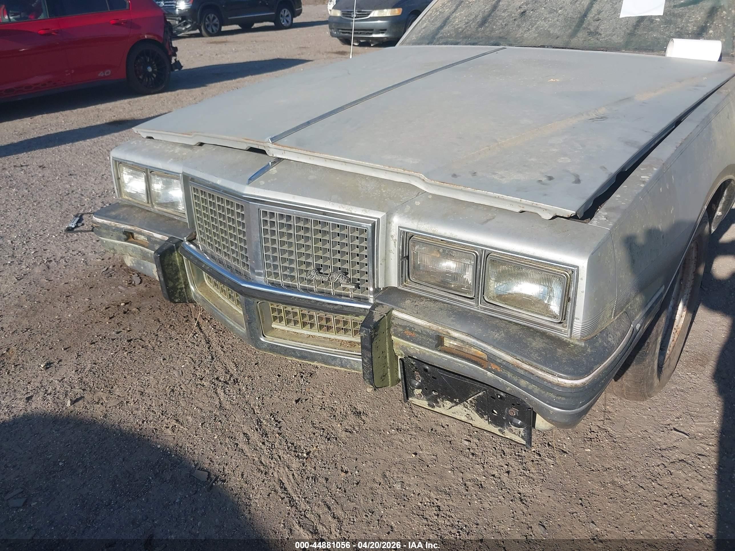 1987 Pontiac Grand Prix   Silver vin: 2G2GJ11A7H2206066