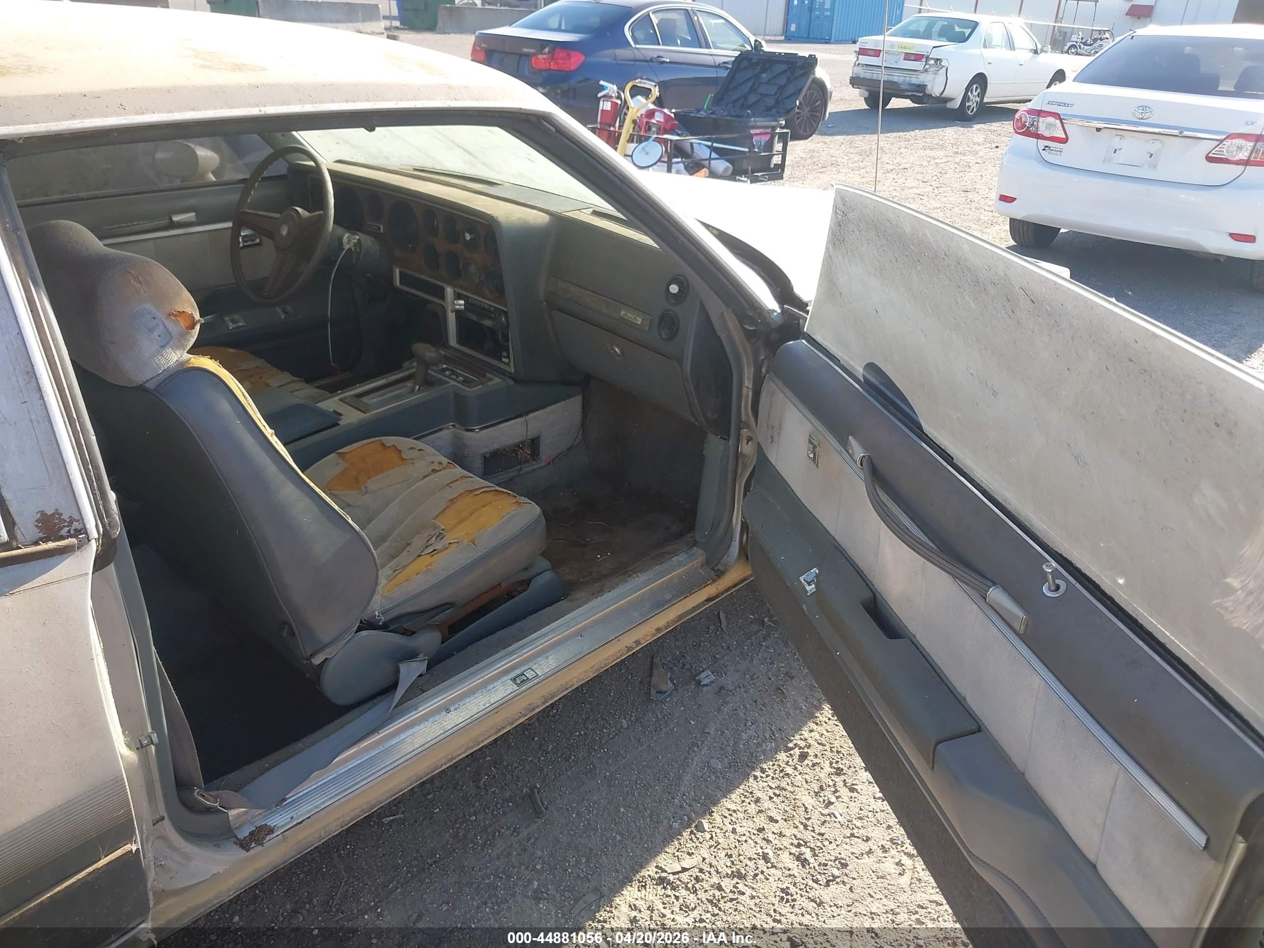 1987 Pontiac Grand Prix   Silver vin: 2G2GJ11A7H2206066