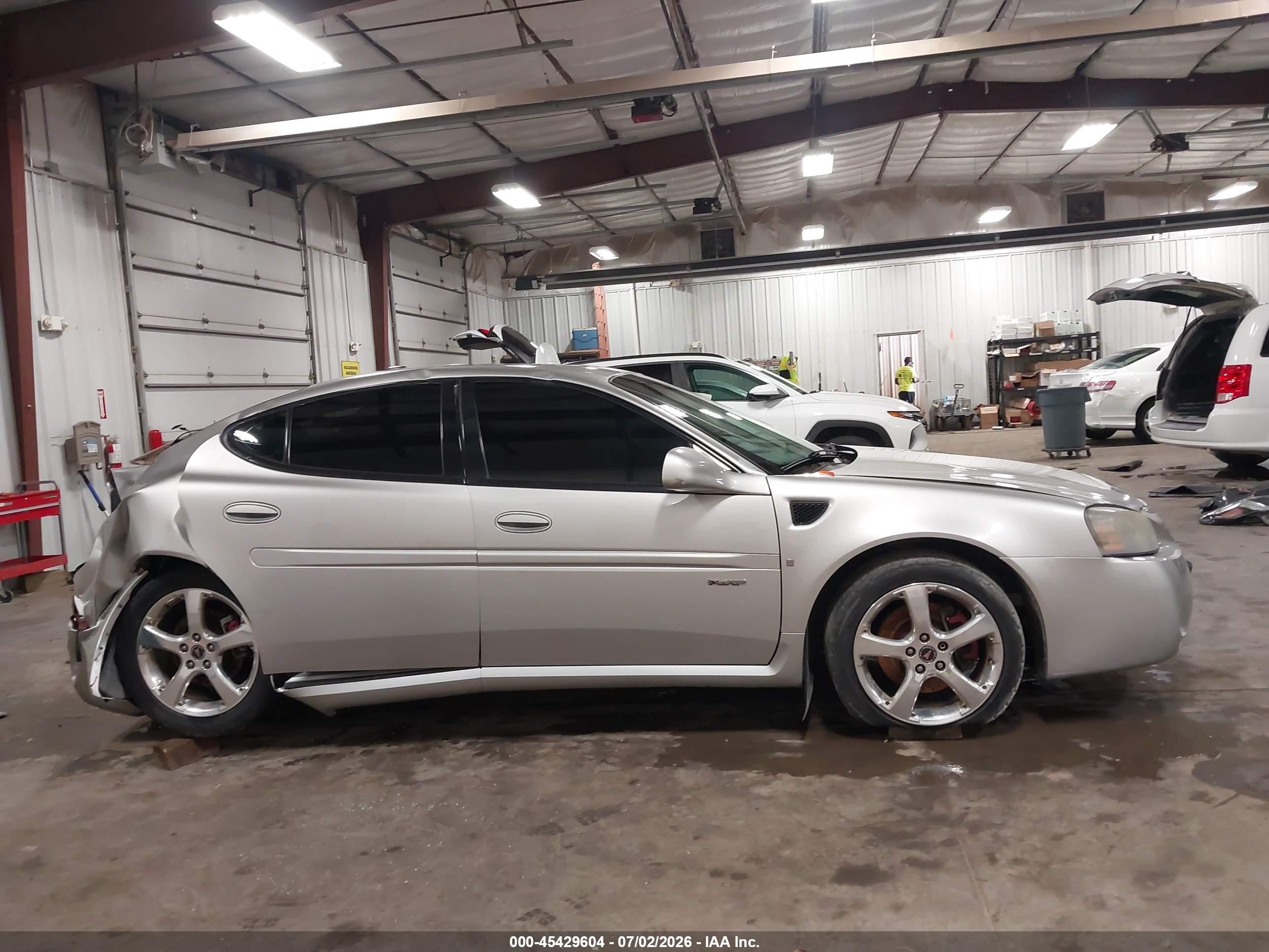 2006 Pontiac Grand Prix Gxp Silver vin: 2G2WC58CX61191781