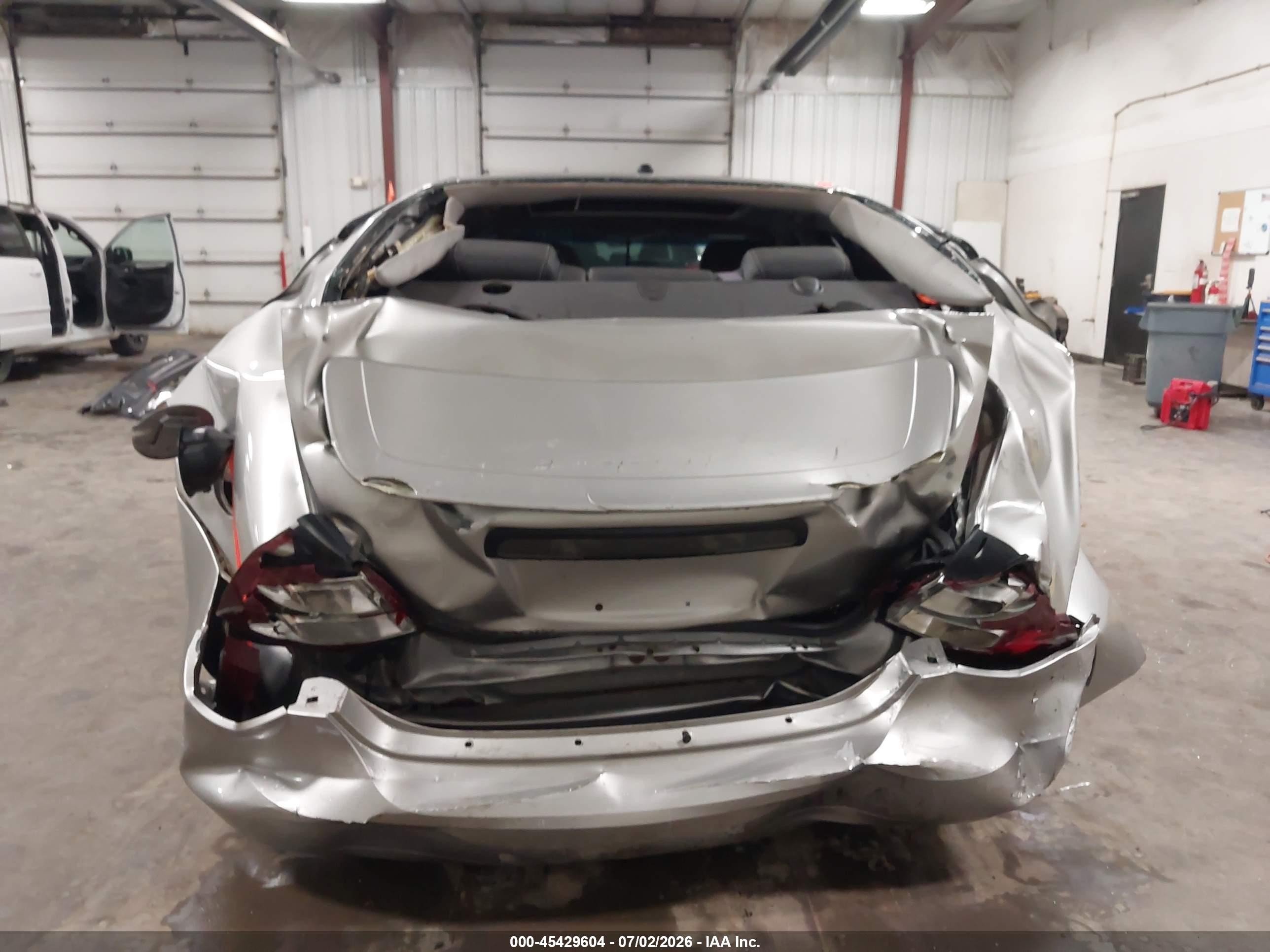 2006 Pontiac Grand Prix Gxp Silver vin: 2G2WC58CX61191781