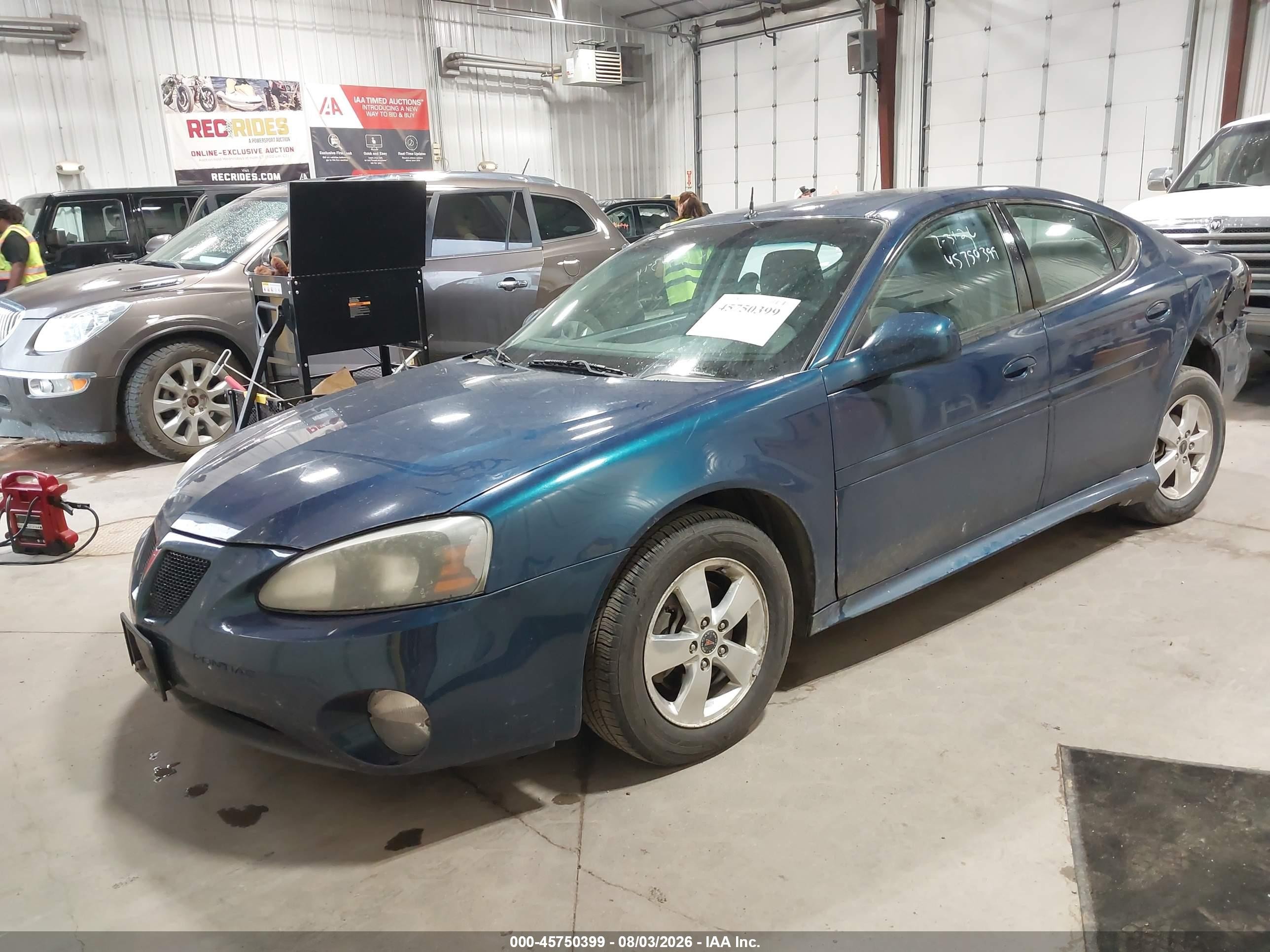 2005 Pontiac Grand Prix   Blue vin: 2G2WP522051209319