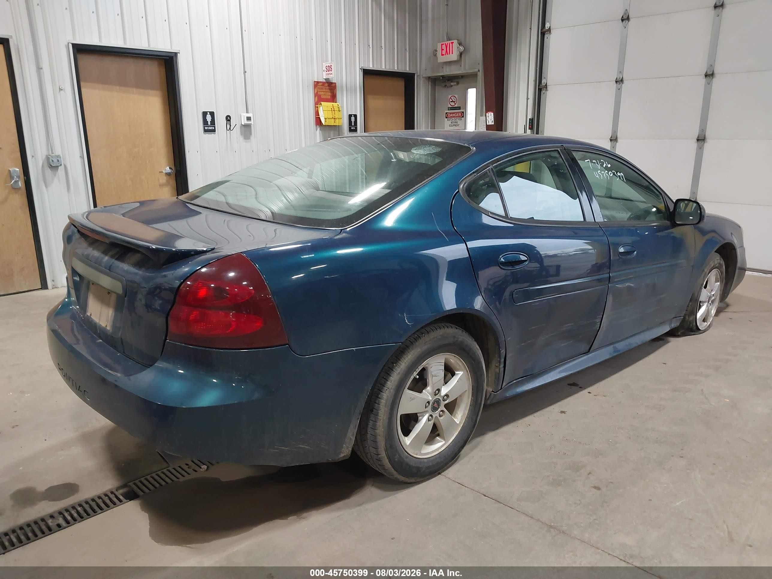 2005 Pontiac Grand Prix   Blue vin: 2G2WP522051209319