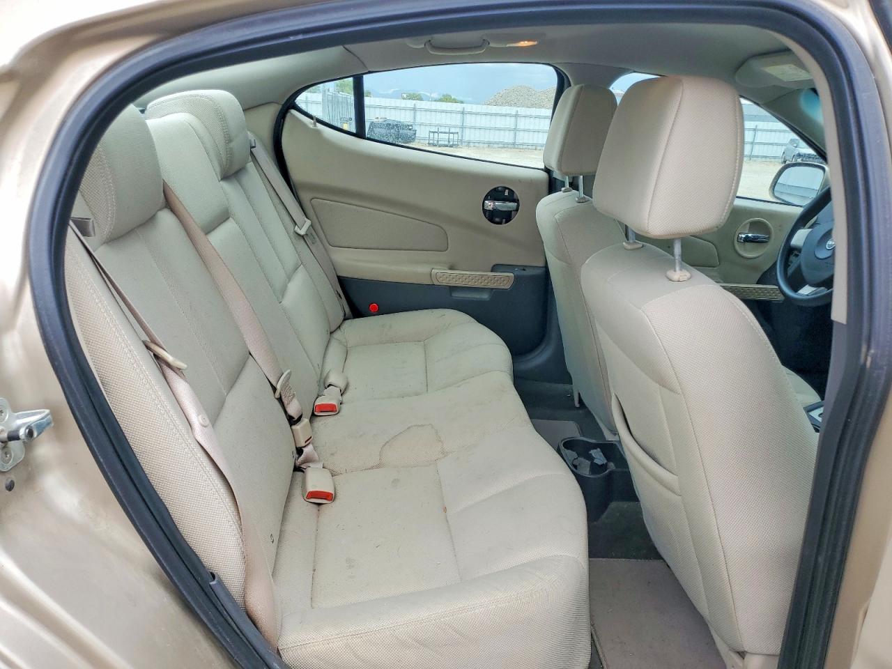 2005 Pontiac Grand Prix Beige vin: 2G2WP522151203366