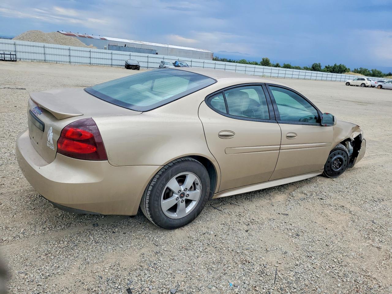 2005 Pontiac Grand Prix Beige vin: 2G2WP522151203366